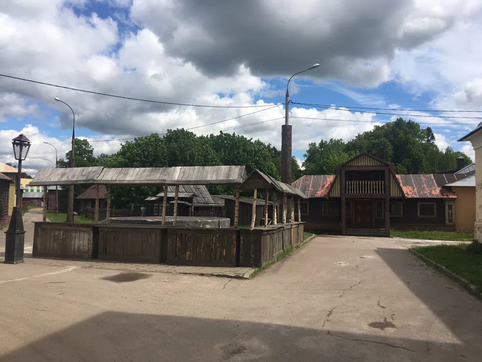 Кинодеревня с декорациями, фото 5