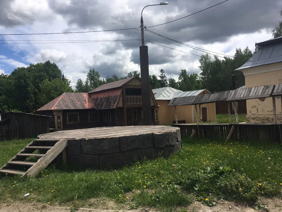 Кинодеревня с декорациями, фото 10