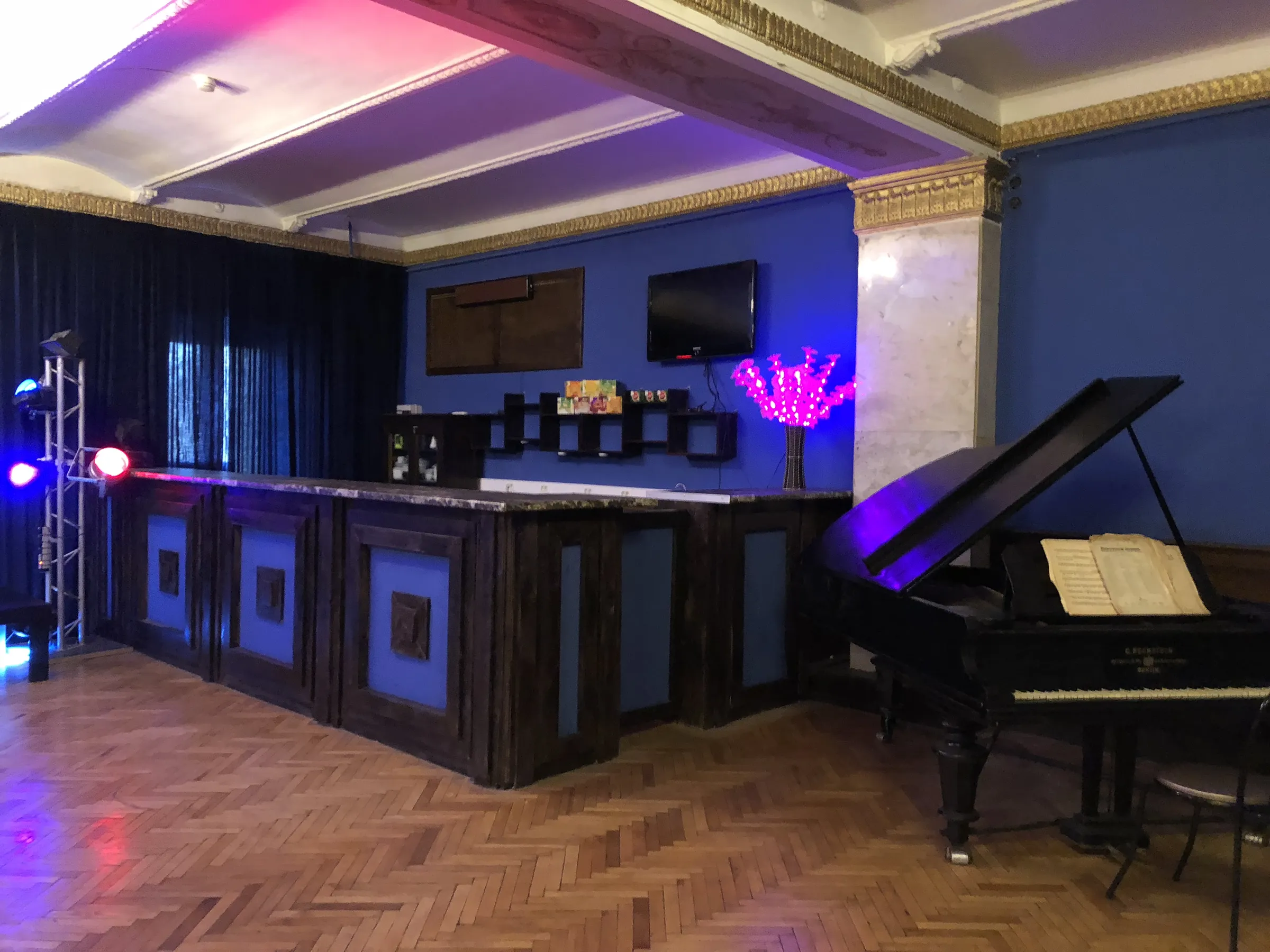Театр с мраморной лестницей, фото 24