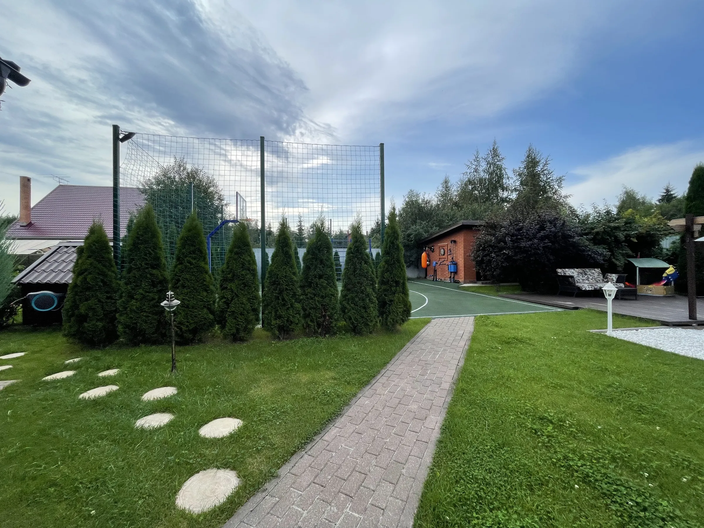 Загородный дом с зеленью, фото 11