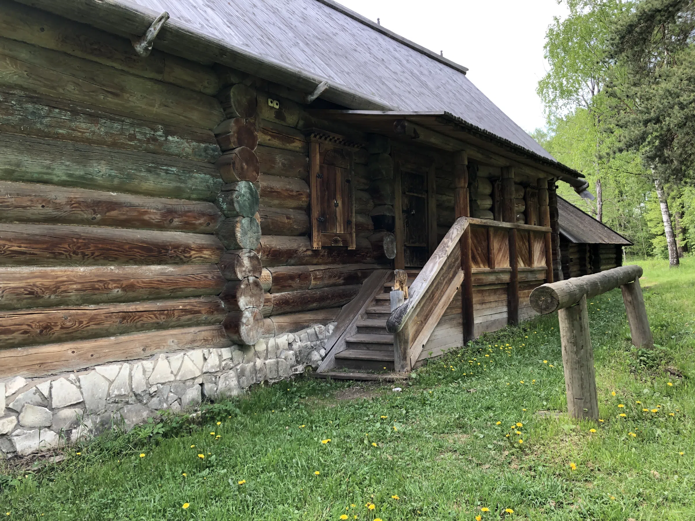 Деревенская изба в лесу, фото 5