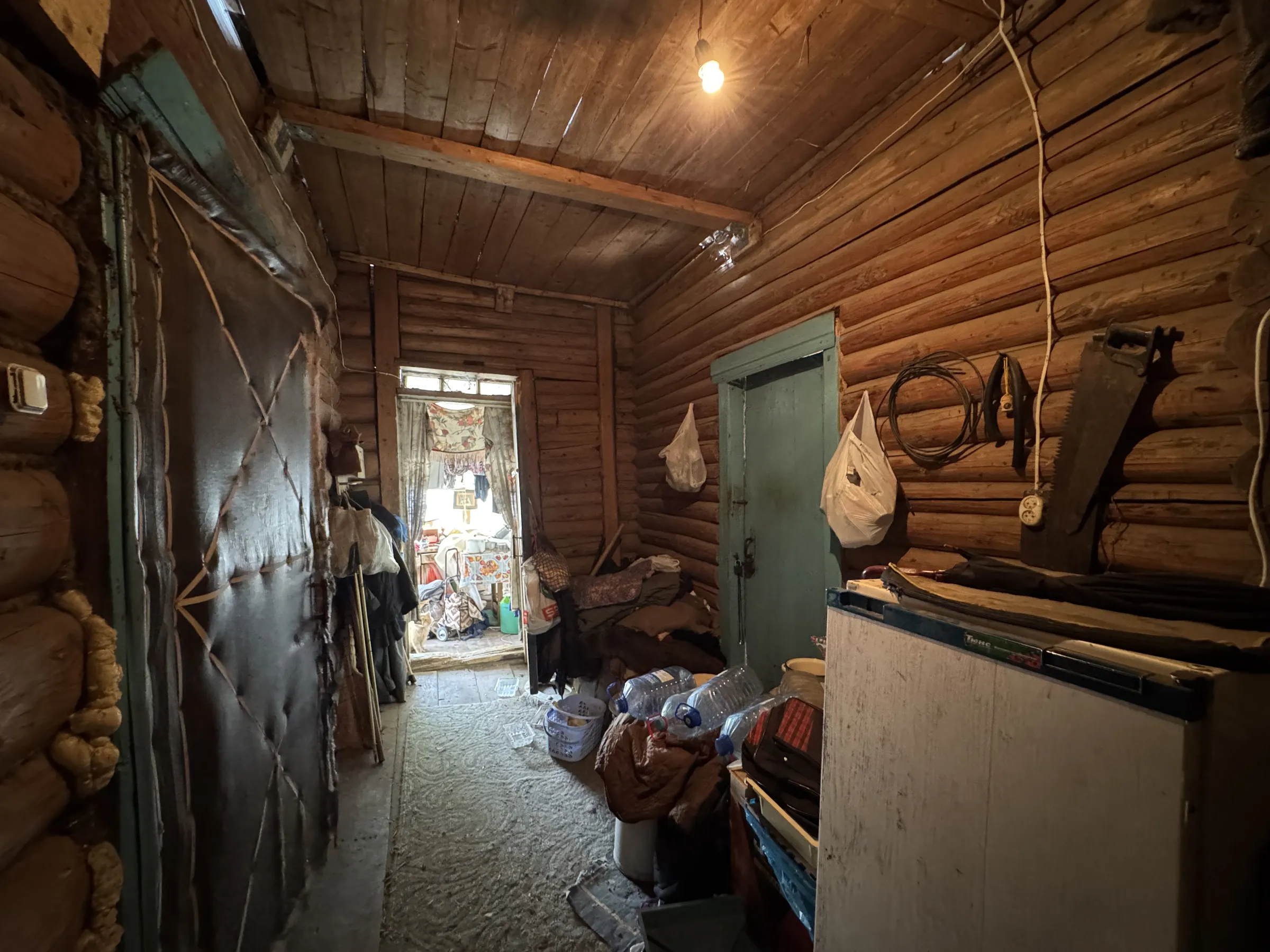 Деревенская изба с сараем, фото 5