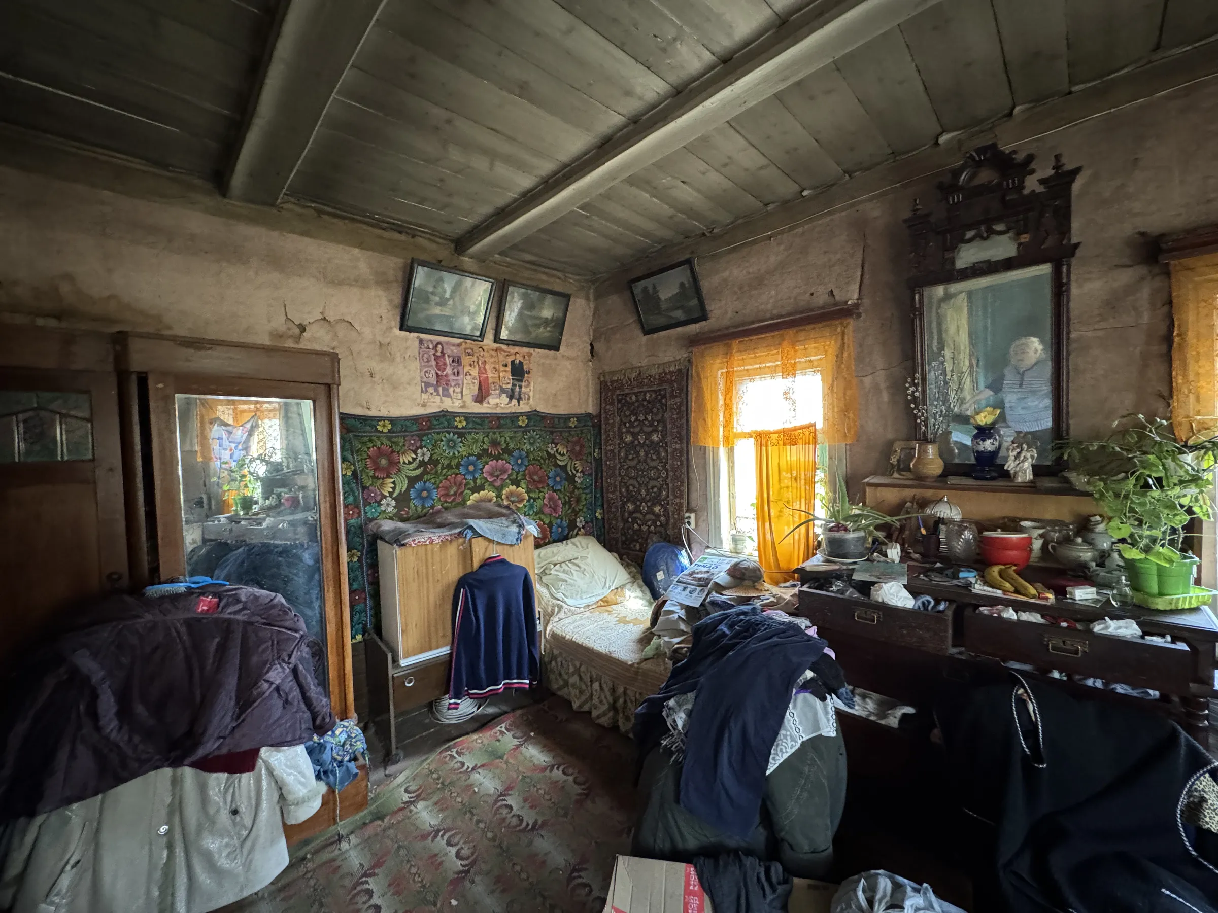 Деревенская изба с сараем, фото 10