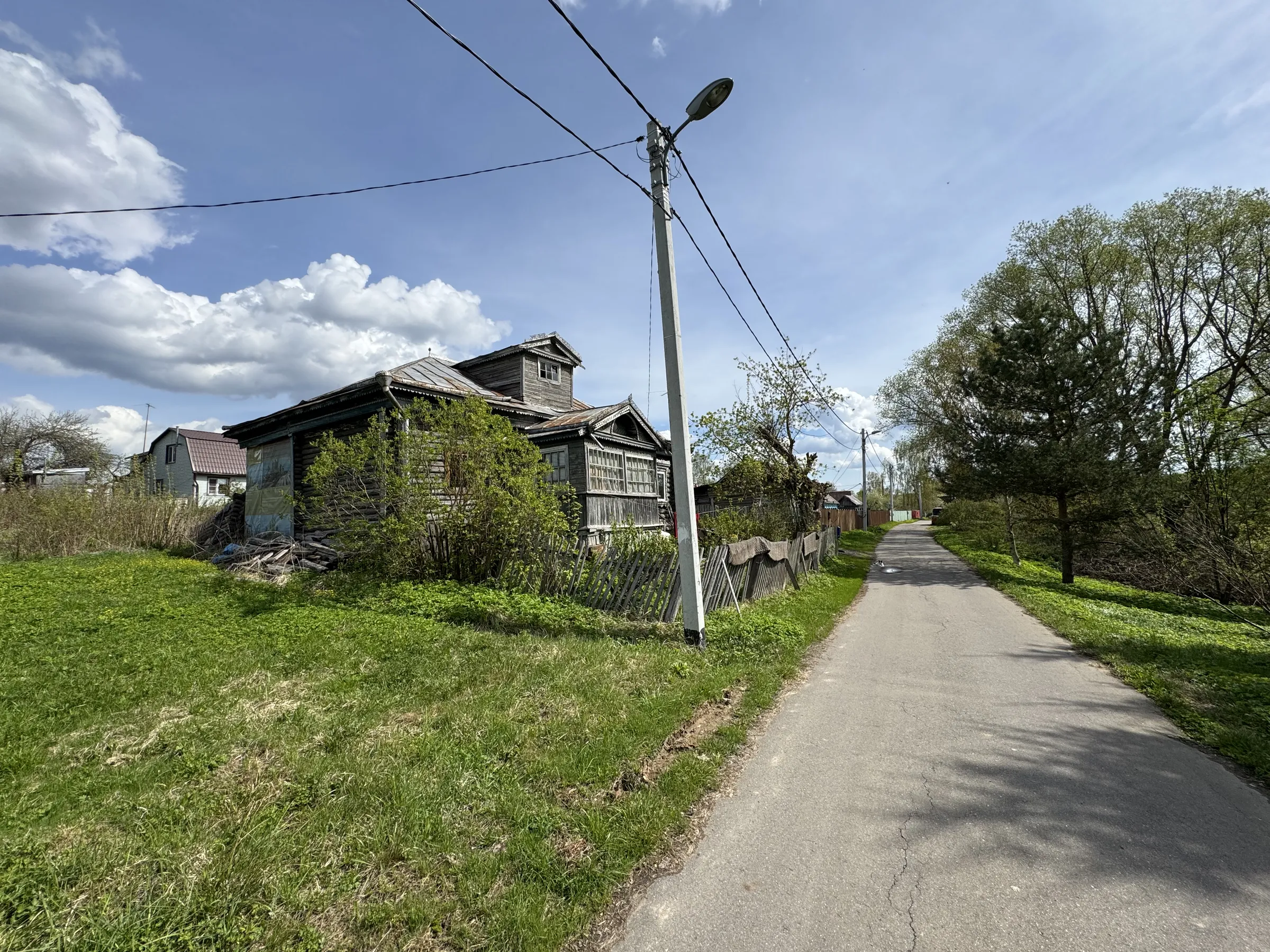 Деревенская изба с сараем, фото 1