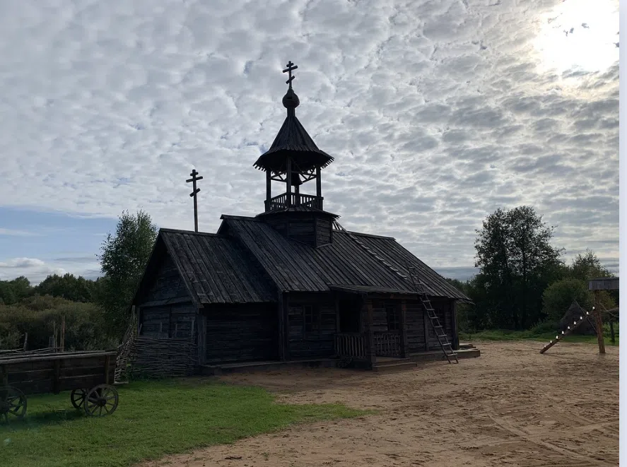 Этнографическая деревня с церковью, фото 12
