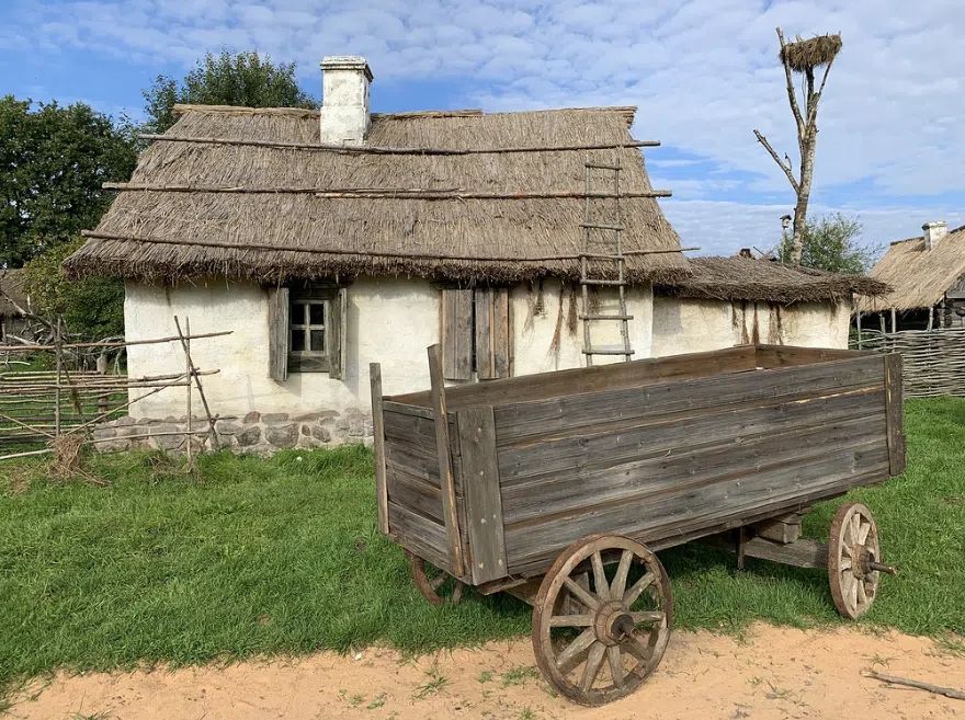 Этнографическая деревня с церковью, фото 20