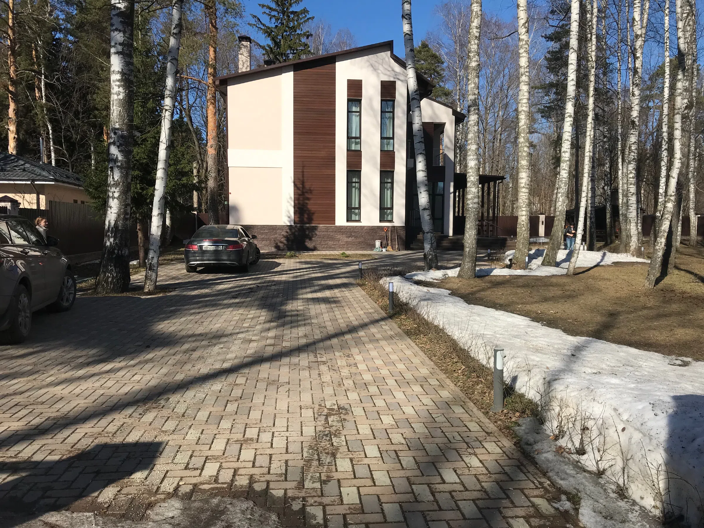 Современный дом среди берёз, фото 3