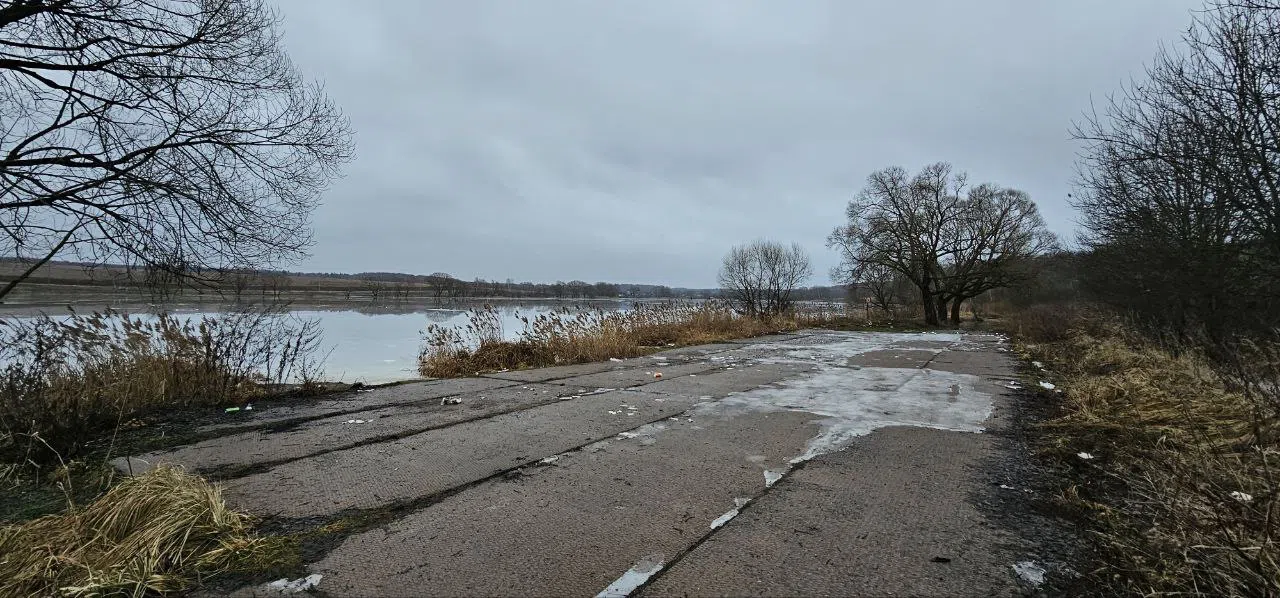 Загородное шоссе у пруда, фото 18