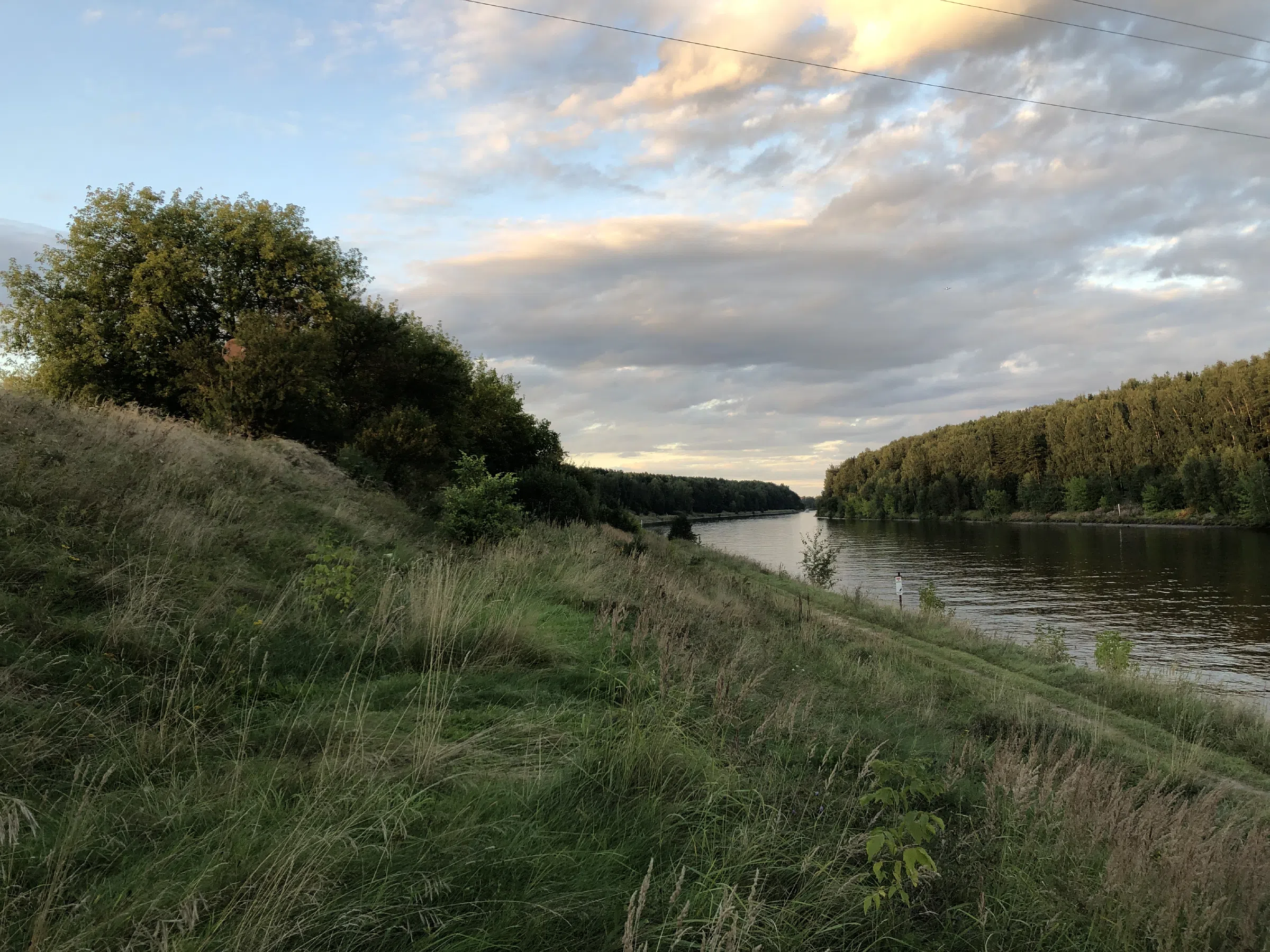Река рядом с лесом, фото 12
