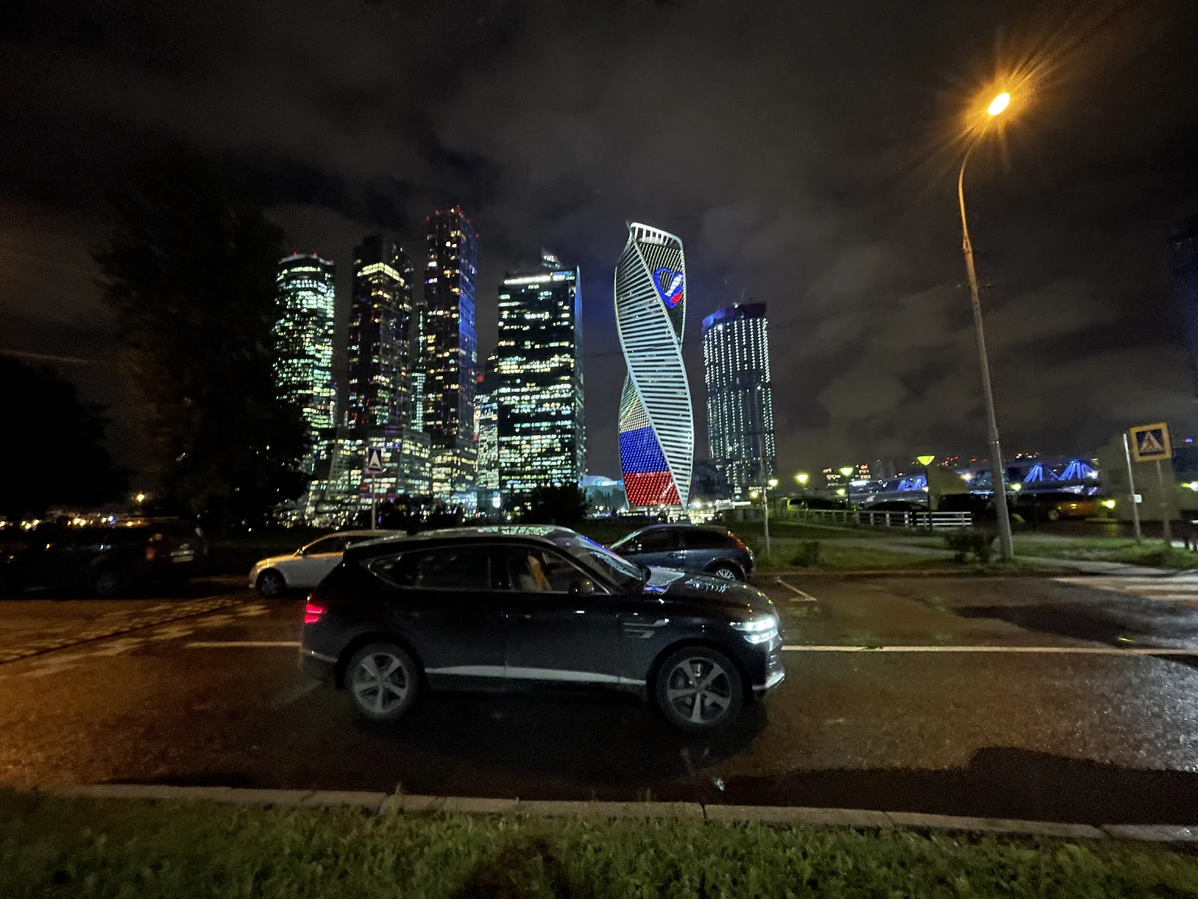 Ночной офис на набережной, фото 16