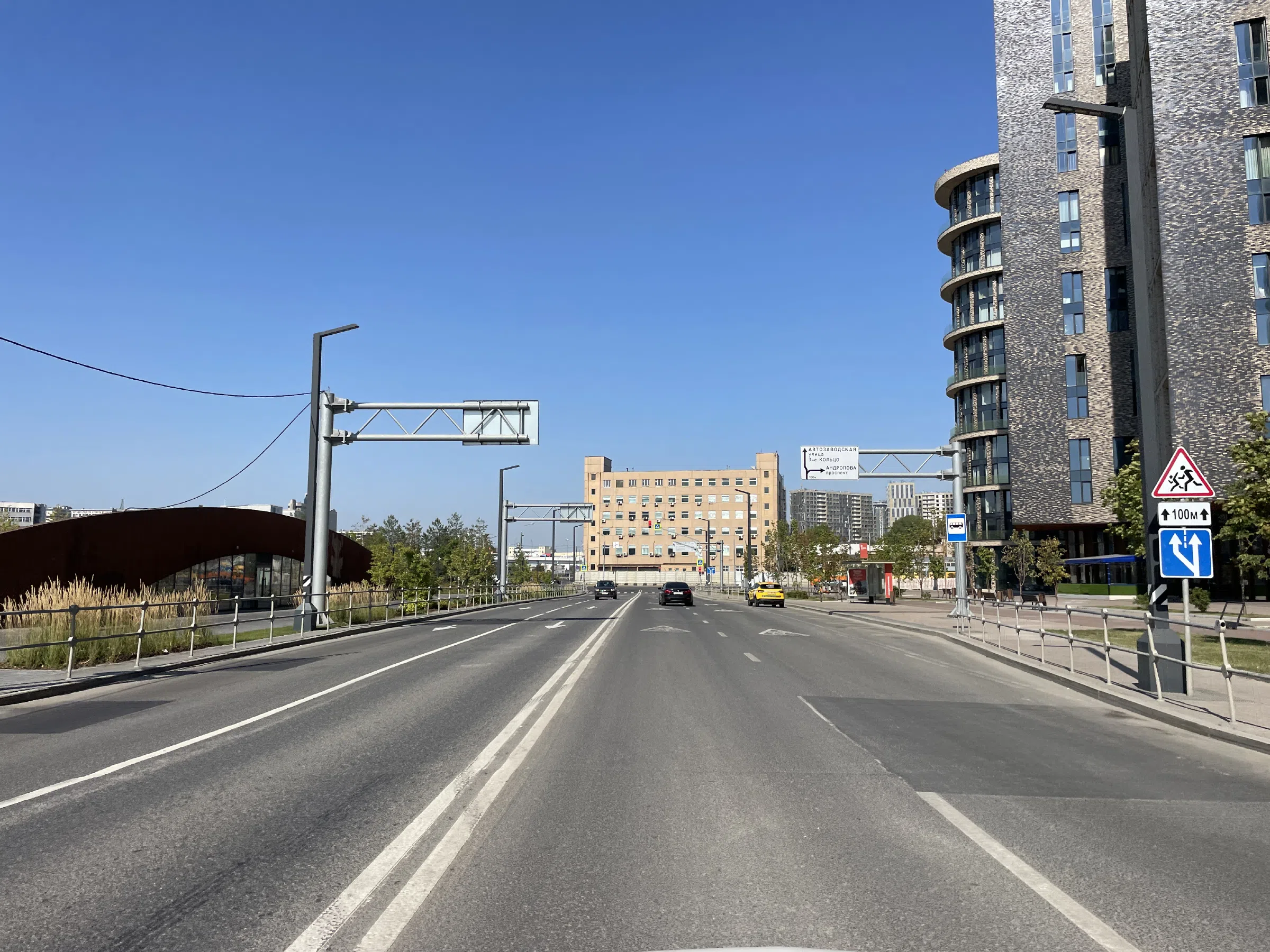 Широкая улица с видом на город, фото 22