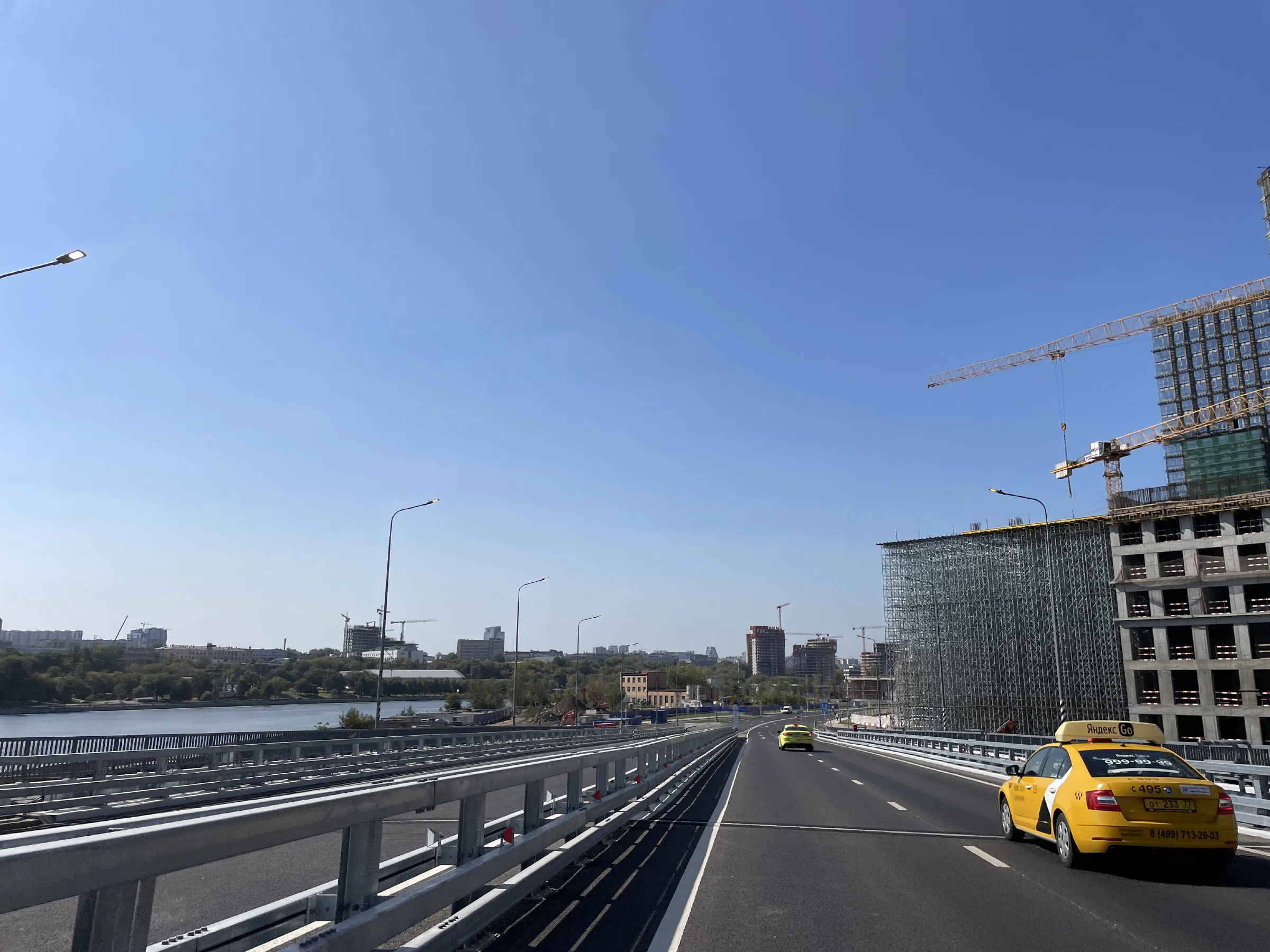 Широкая улица с видом на город, фото 10