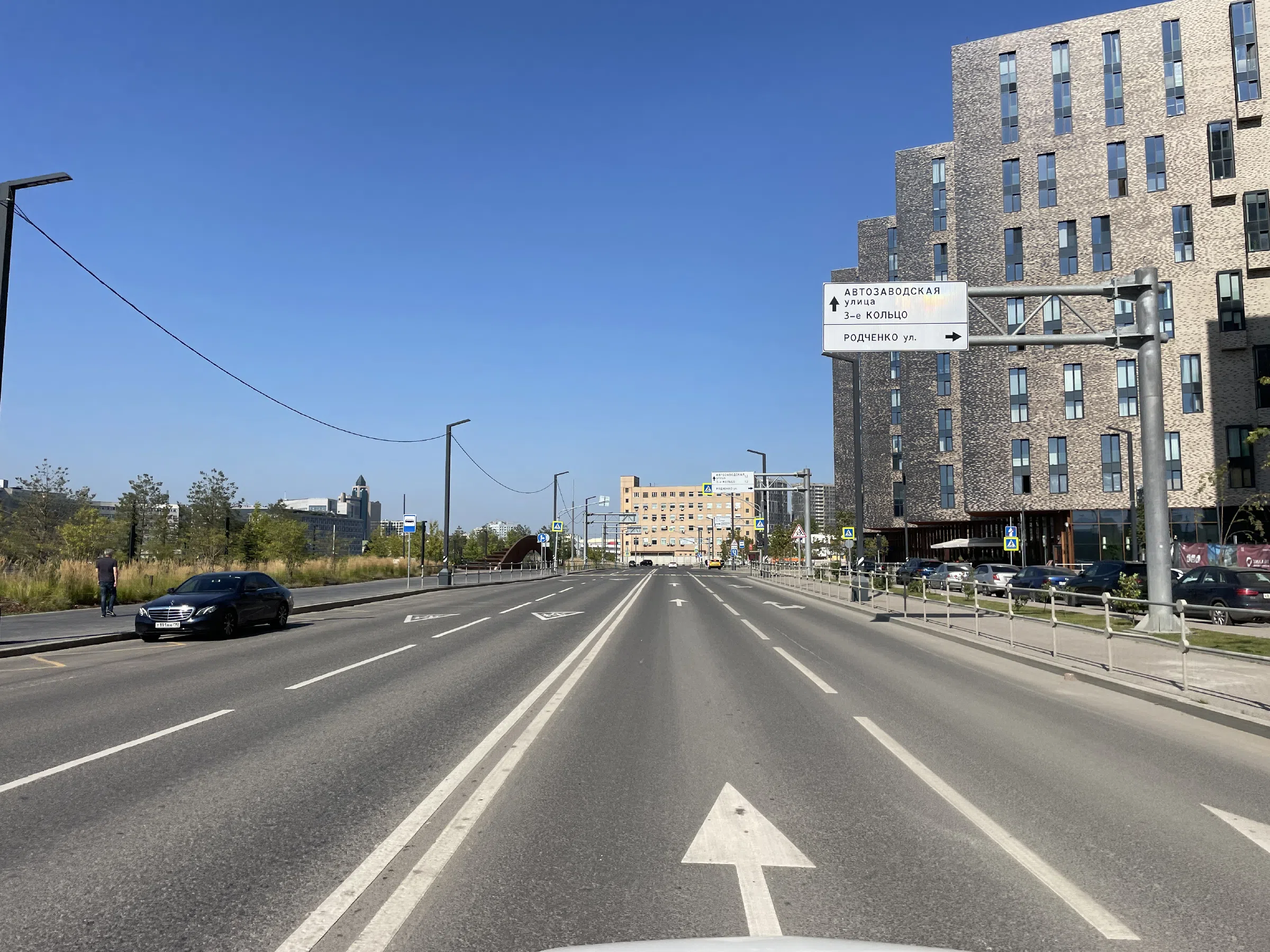 Широкая улица с видом на город, фото 21