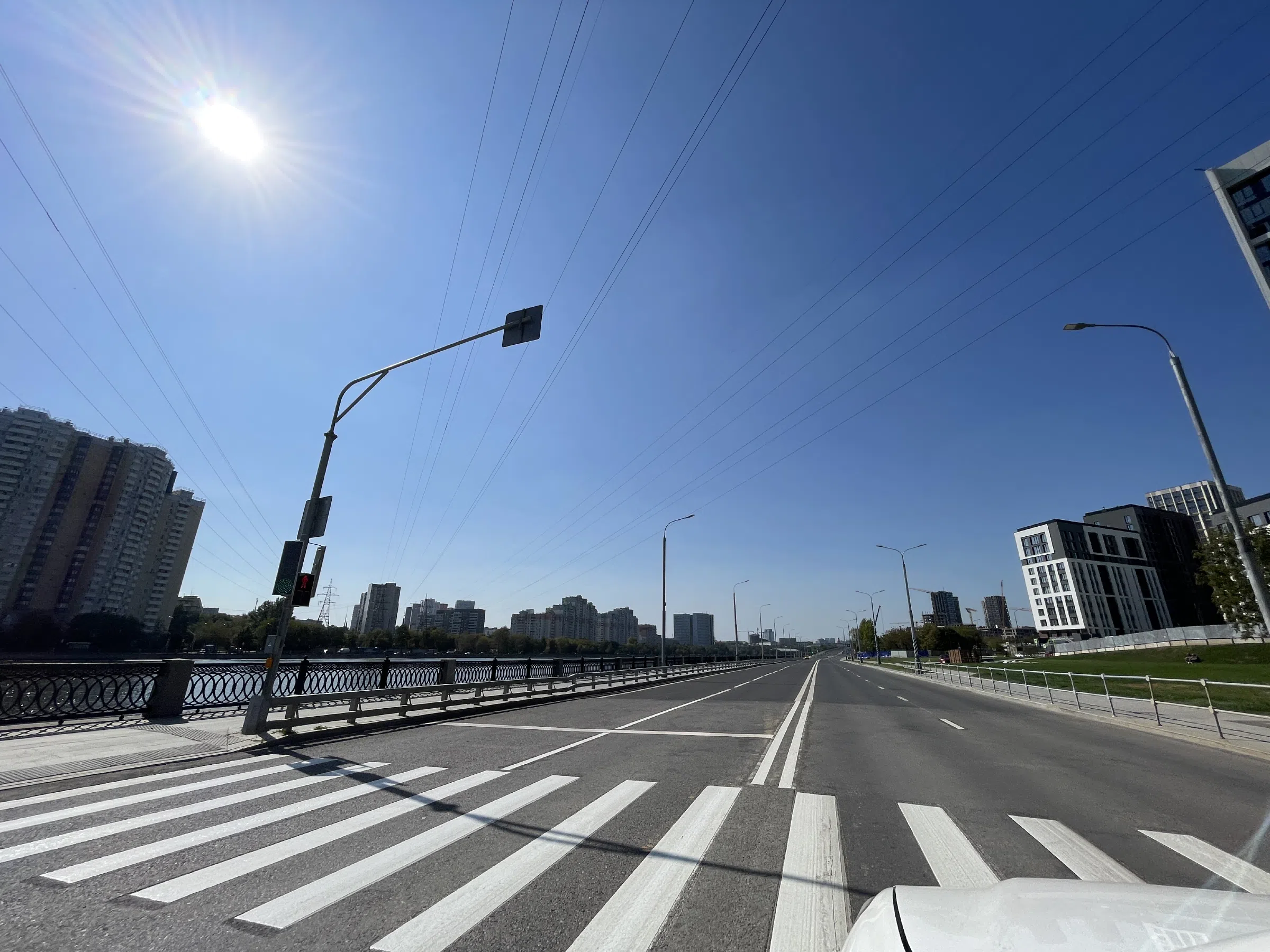 Широкая улица с видом на город, фото 5