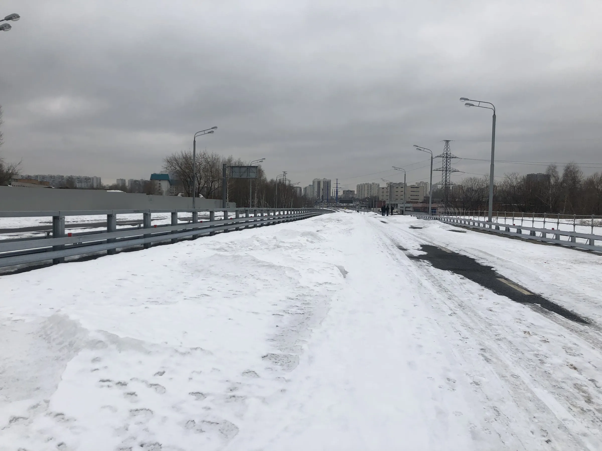 Заснеженная трасса с мостом, фото 4