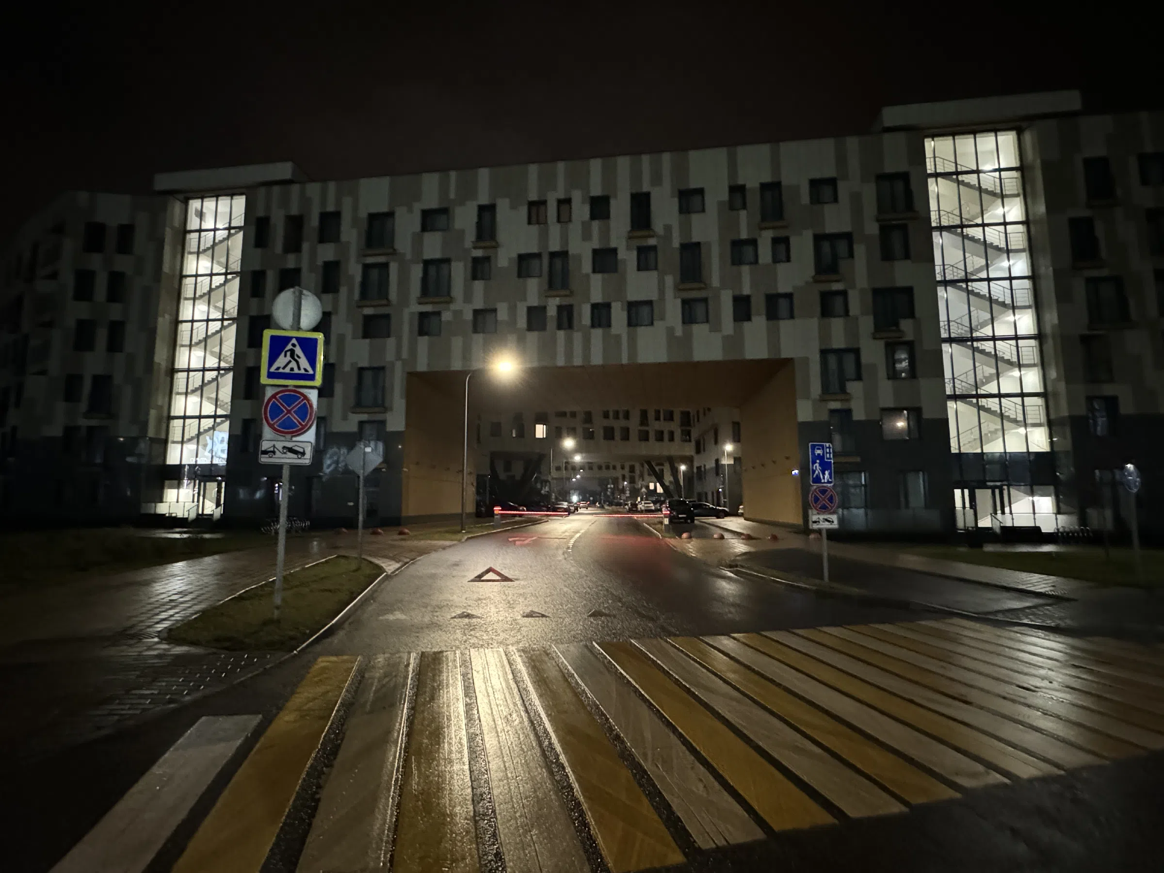 Дорога в технопарке ночью, фото 9