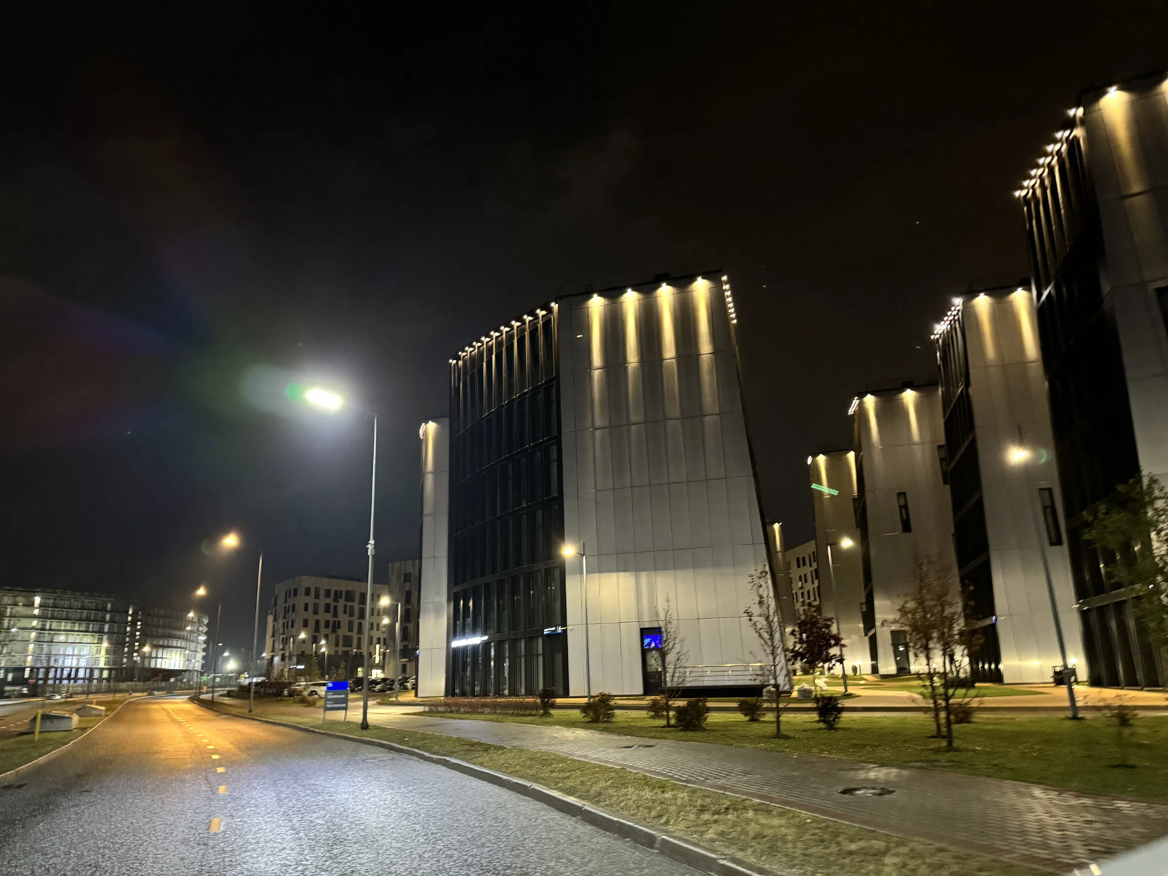 Дорога в технопарке ночью, фото 4