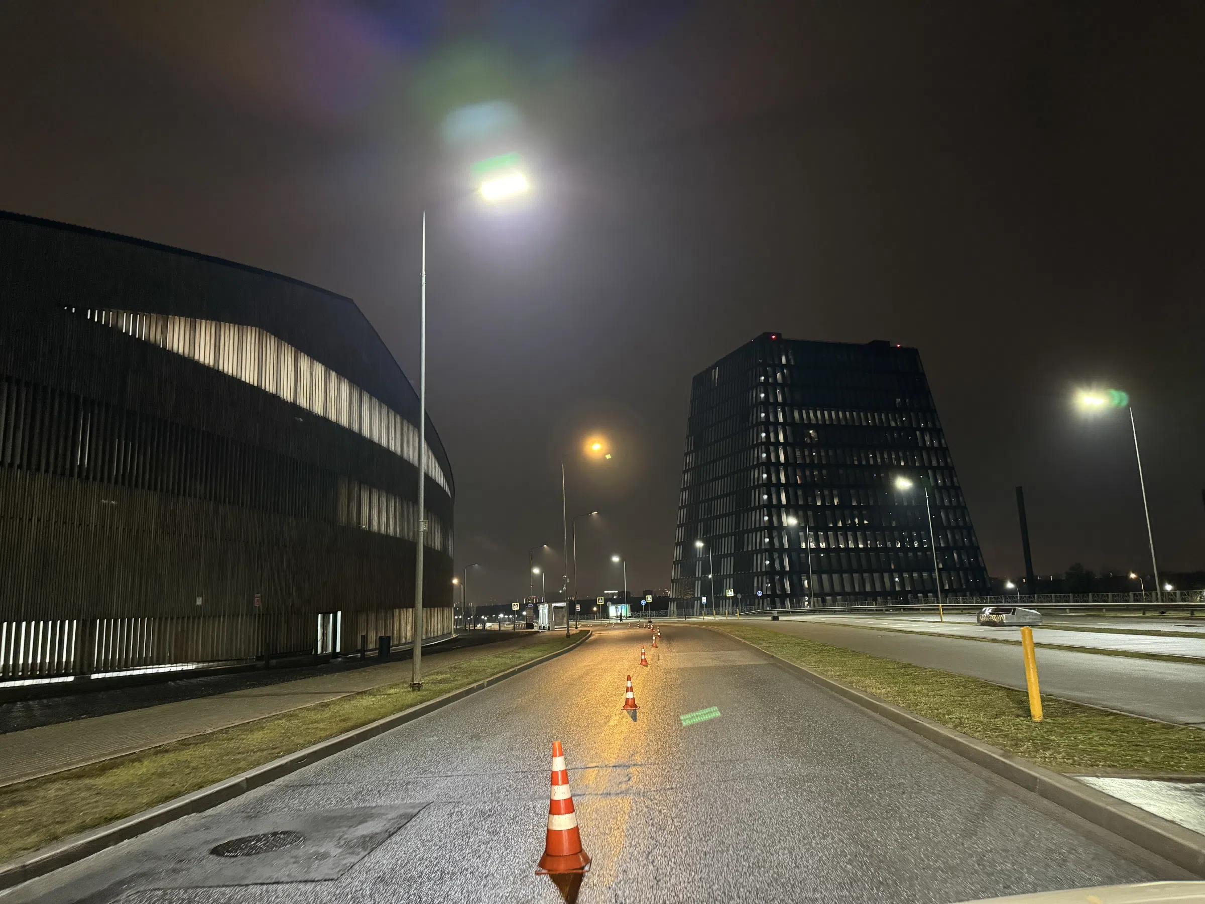 Дорога в технопарке ночью, фото 22