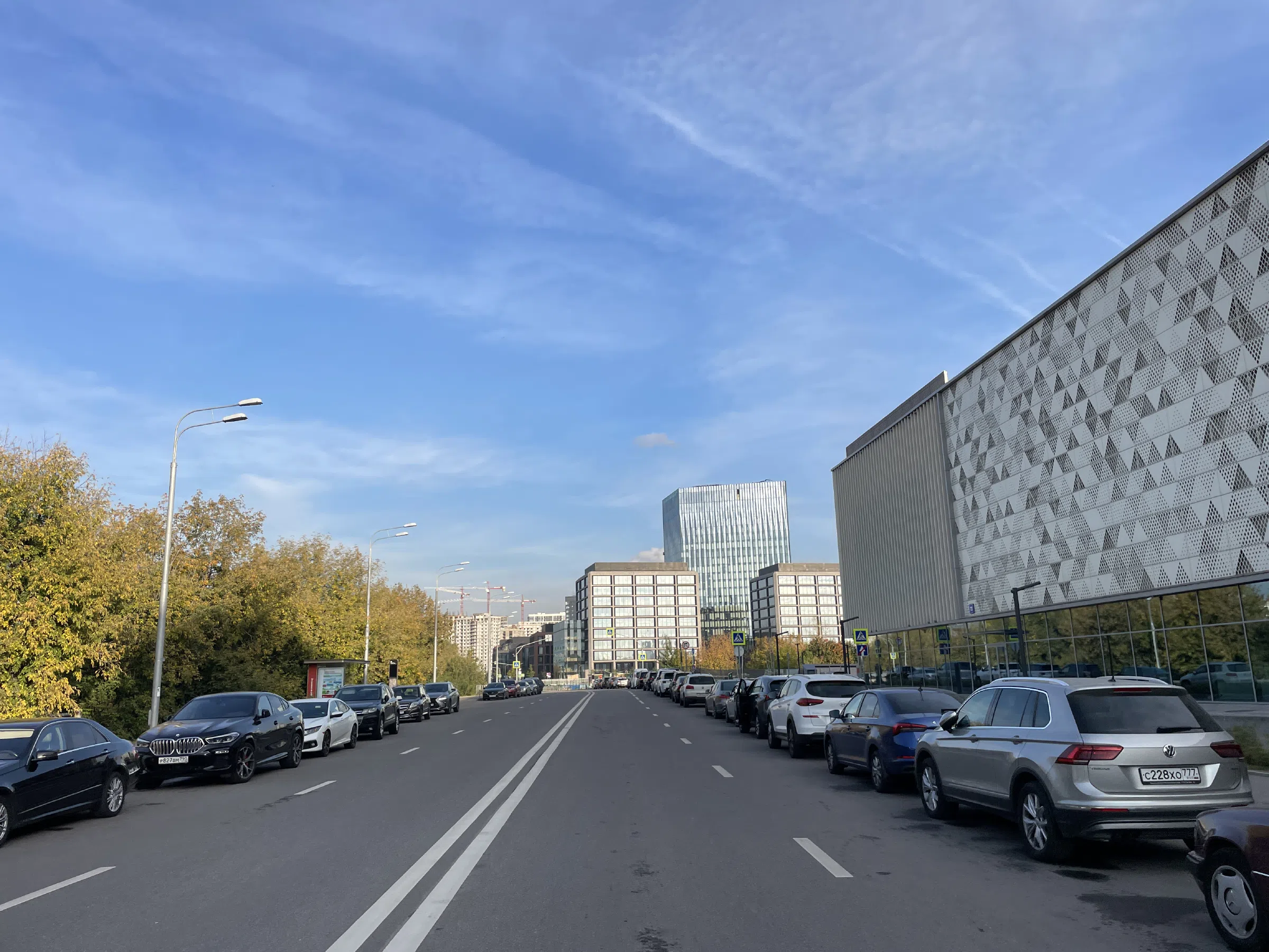 Улица с современными зданиями, фото 12