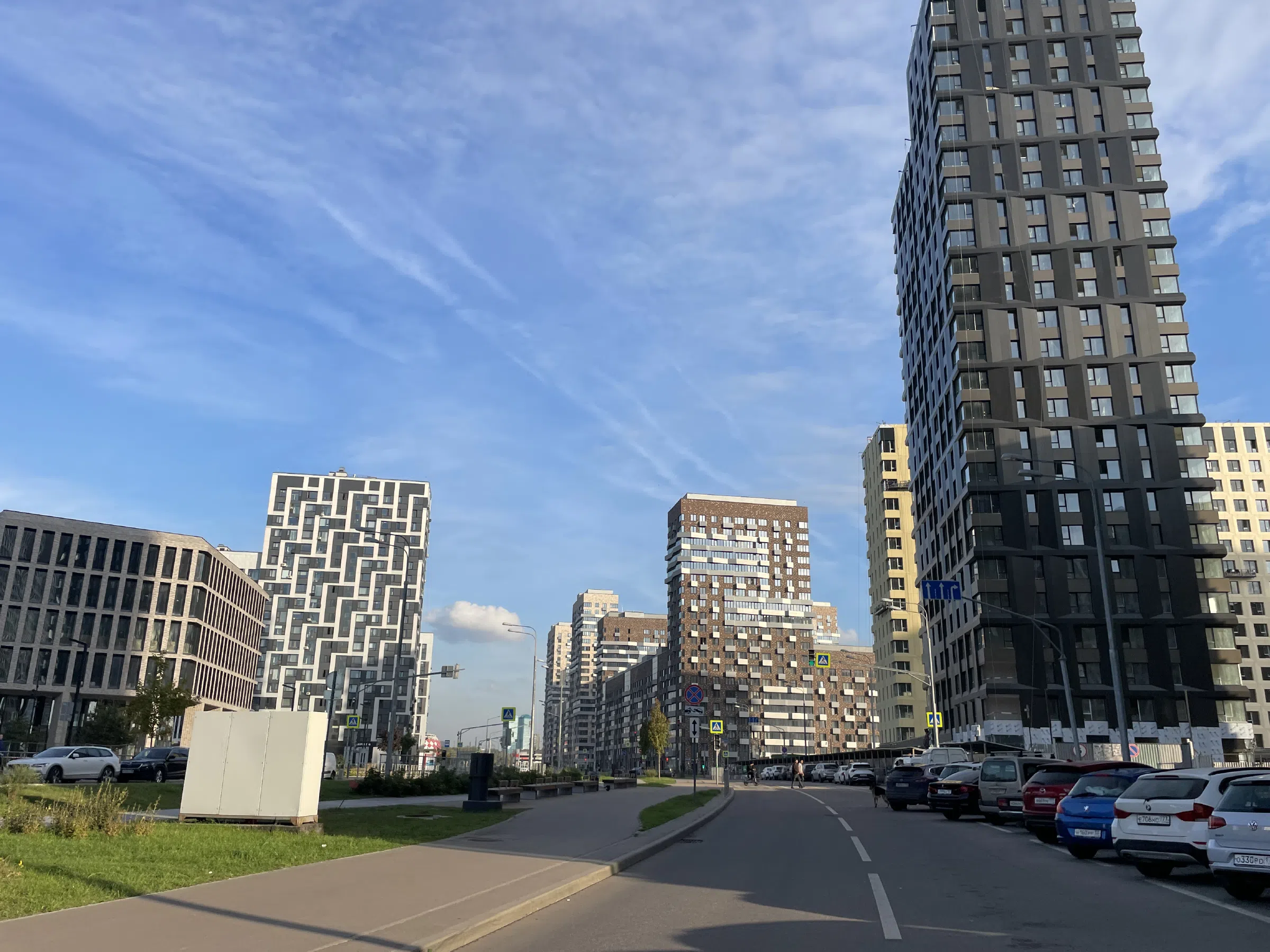Улица с современными зданиями, фото 24