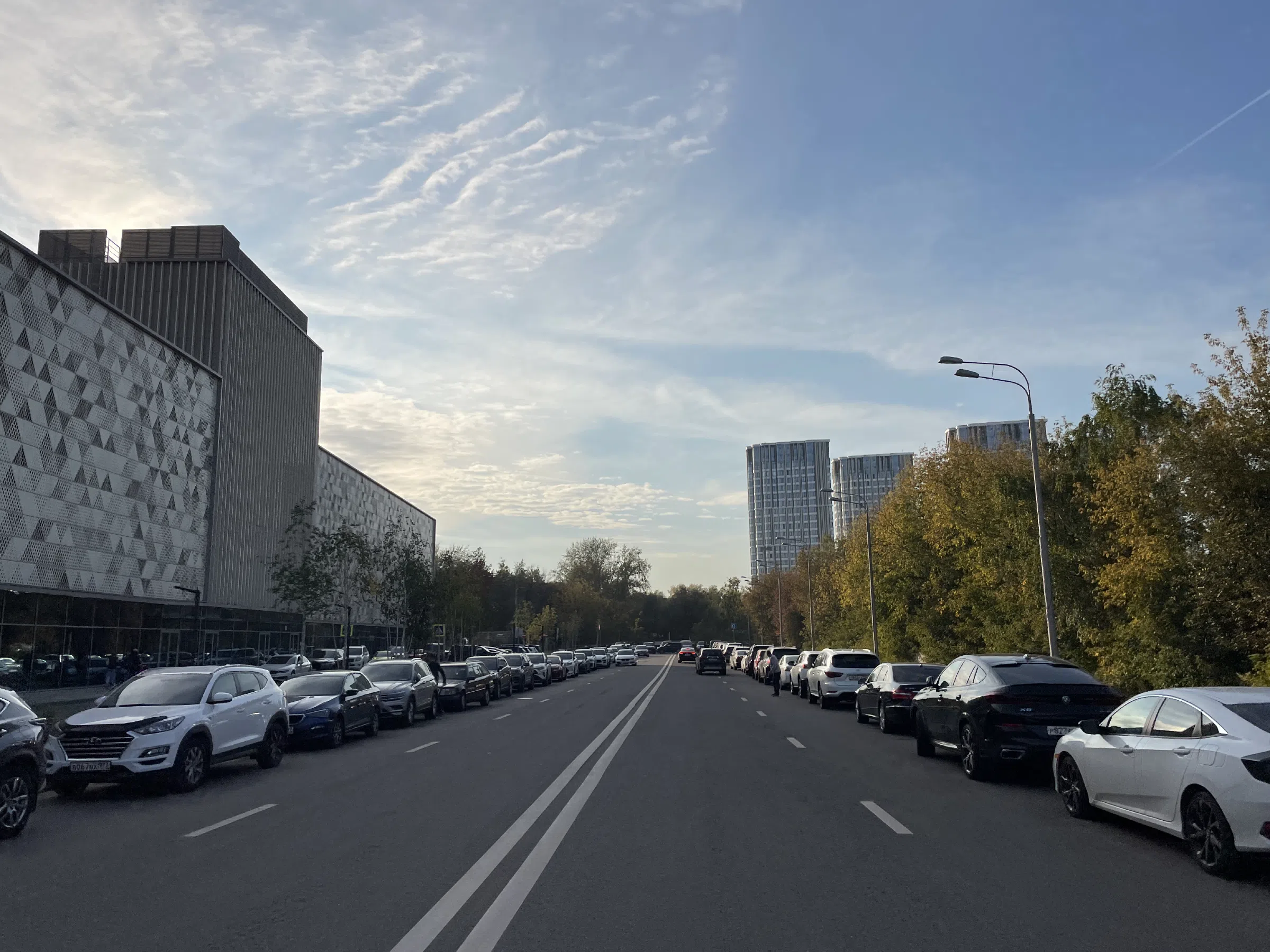 Улица с современными зданиями, фото 11