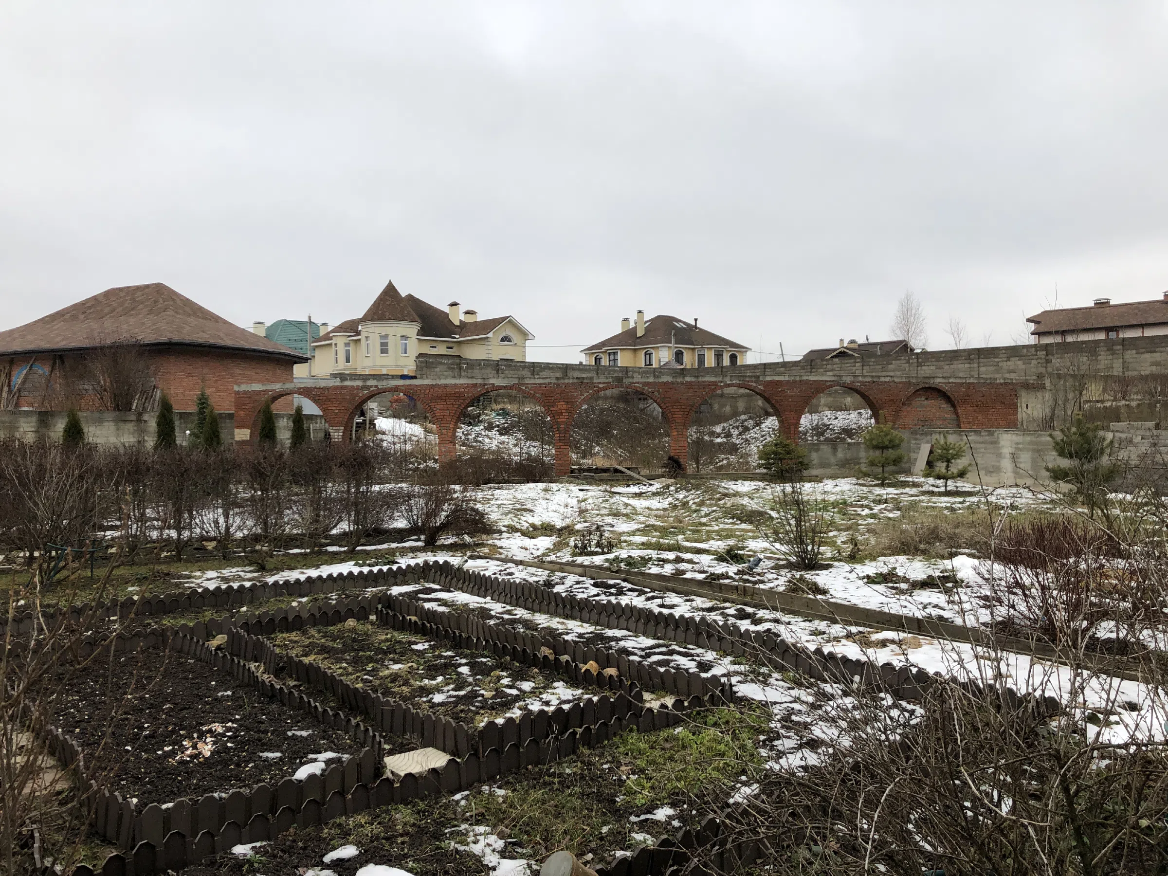 Белый дом с арками, фото 5
