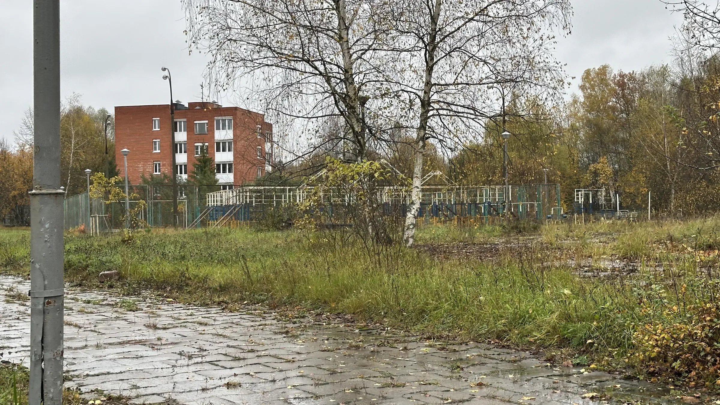 Заброшенная красная пятиэтажка, фото 19