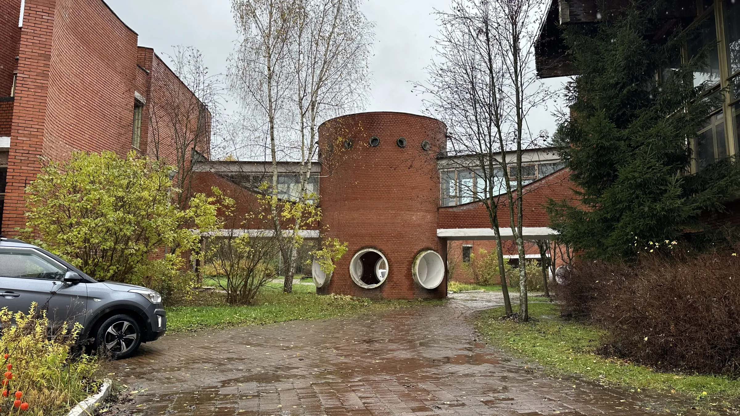Концертный зал в стиле советского модернизма, фото 5
