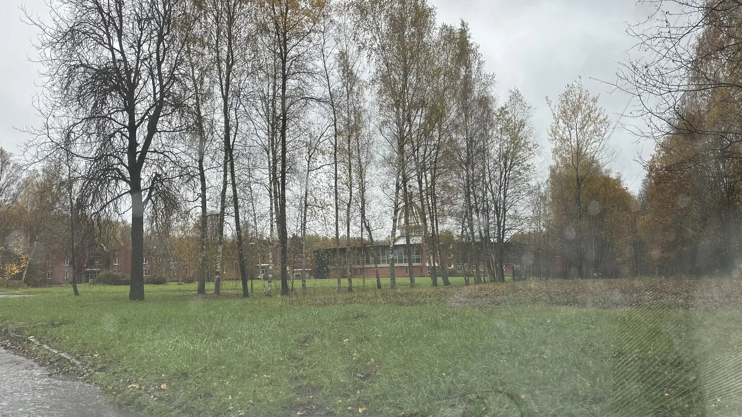 Старый стадион в парке, фото 5