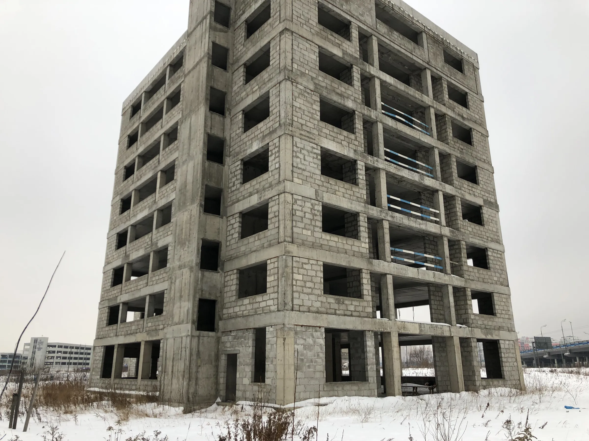Бетонная коробка без стен, фото 1