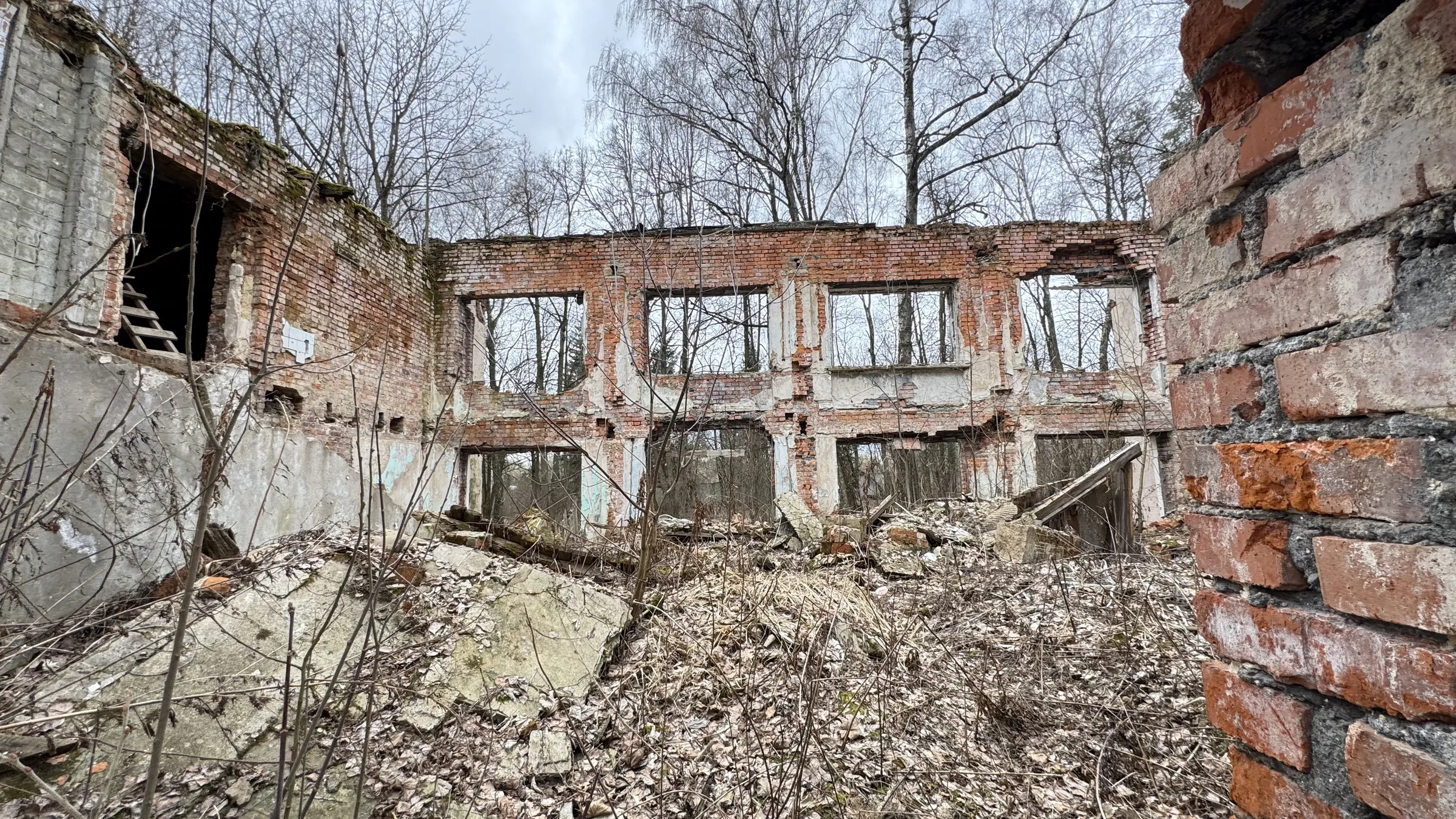 Старинная усадьба в лесу, фото 16