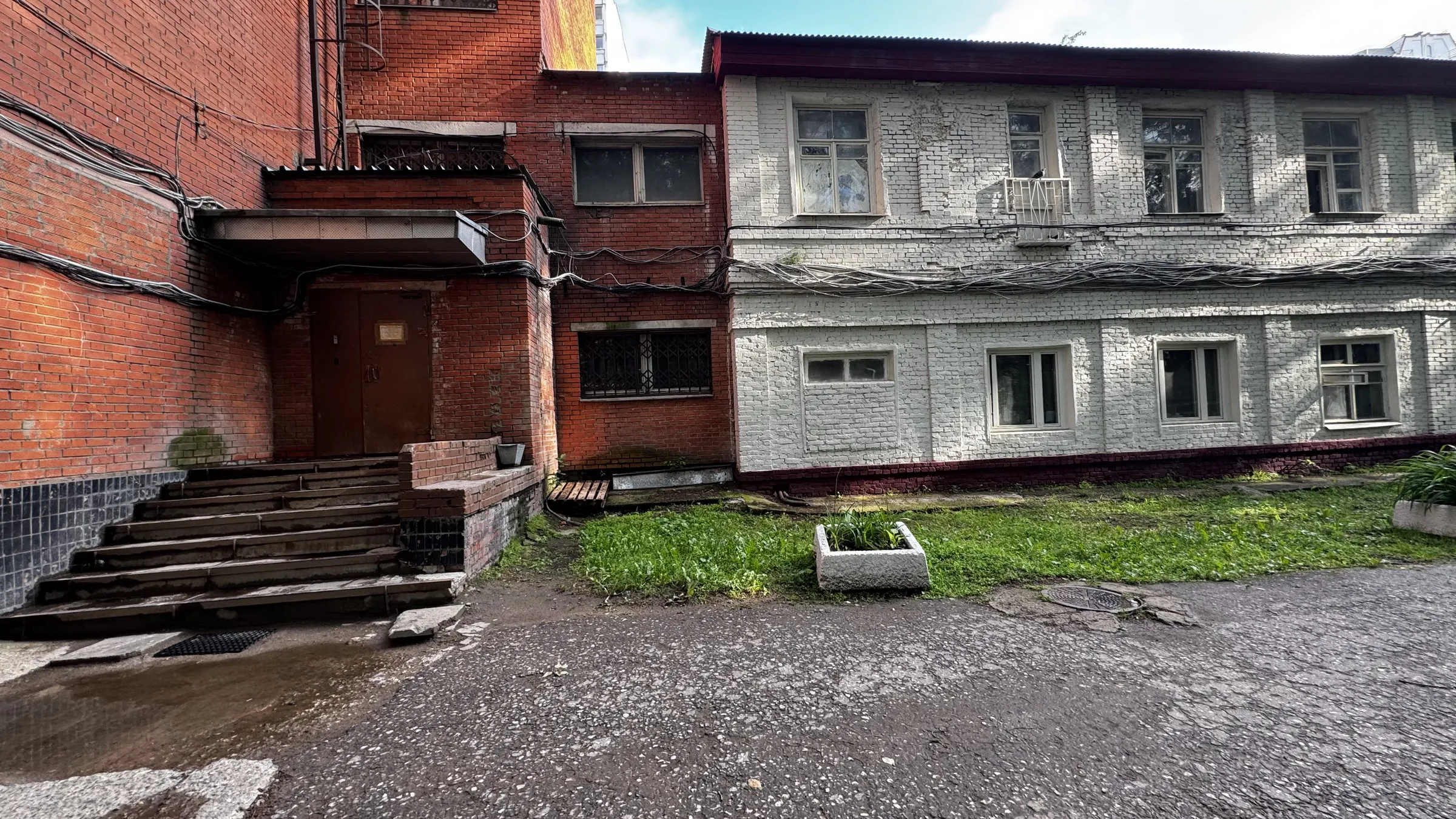 Заводская территория с трубами, фото 3