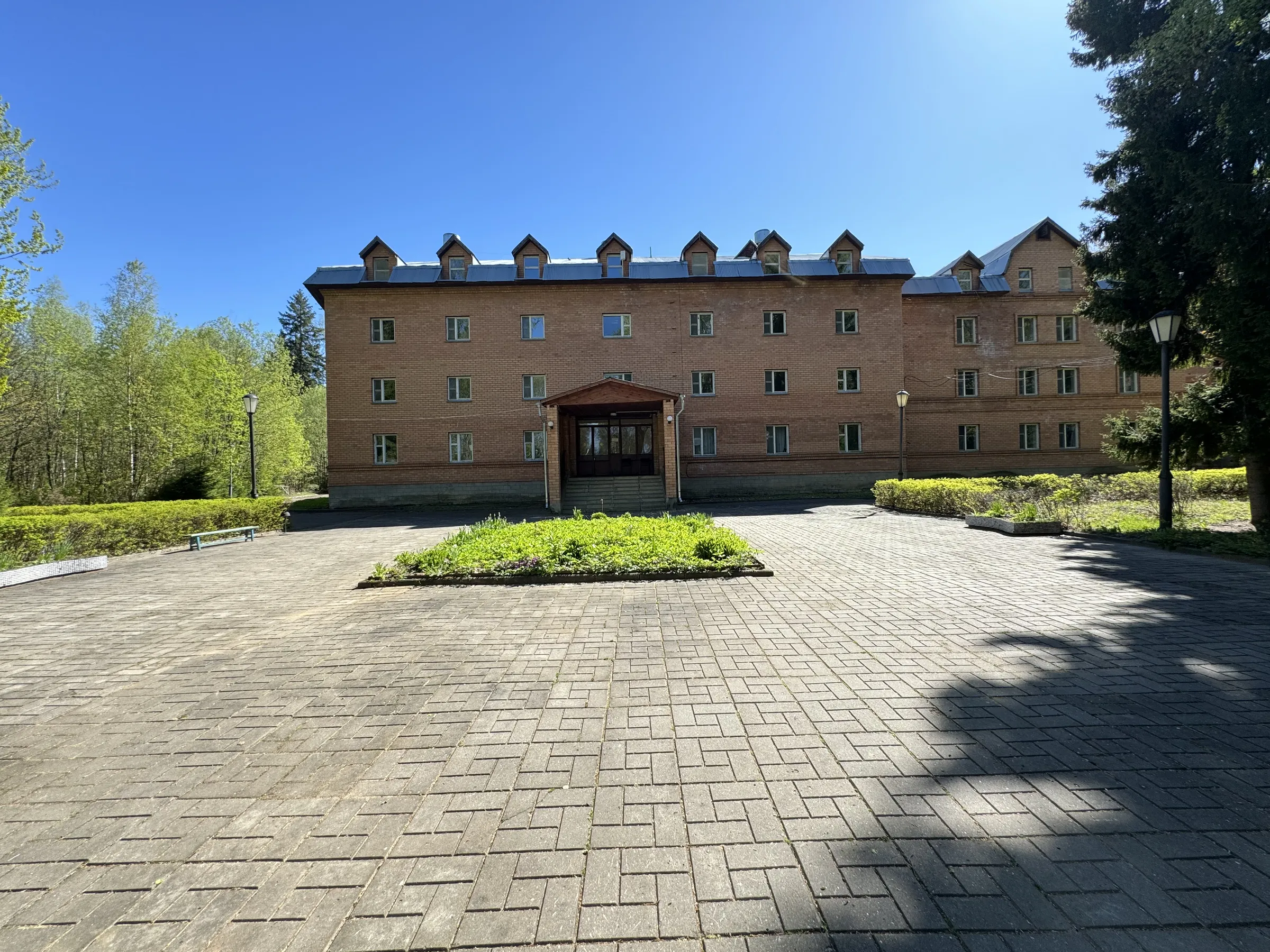 Кирпичное здание пансионата, фото 8