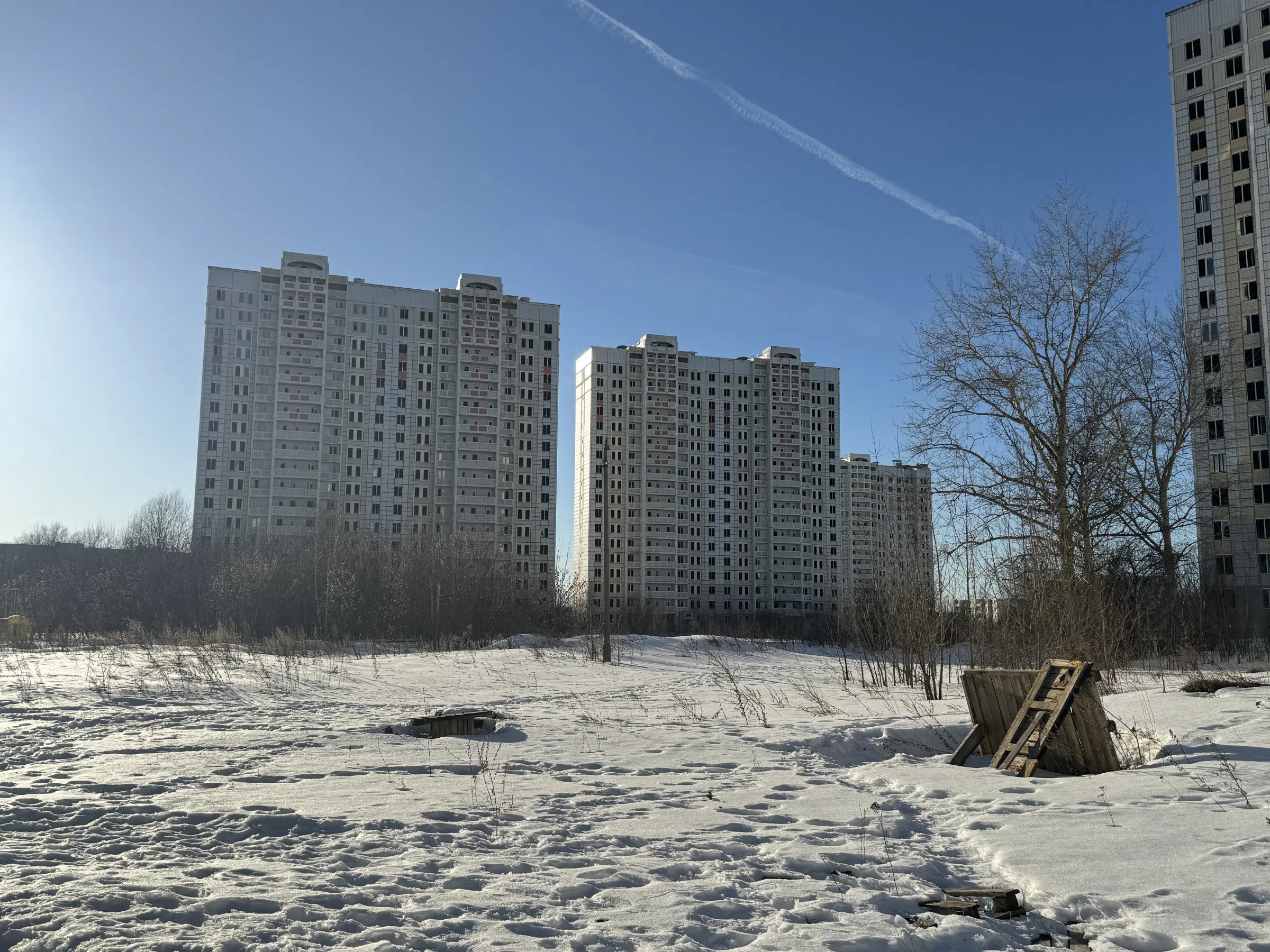 Поле со снегом и новостройками, фото 13