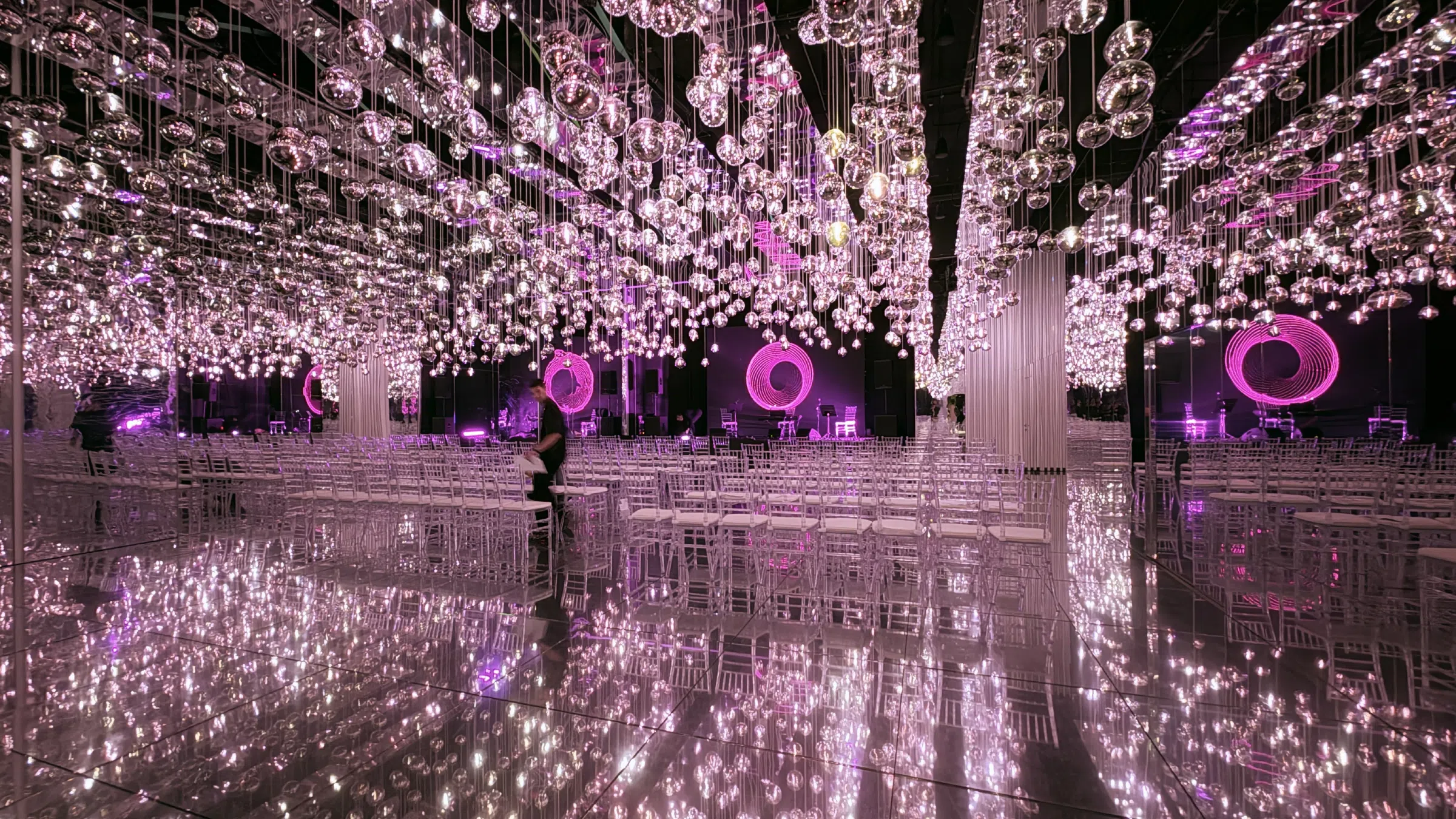 Торговый центр с колесом обозрения, фото 12