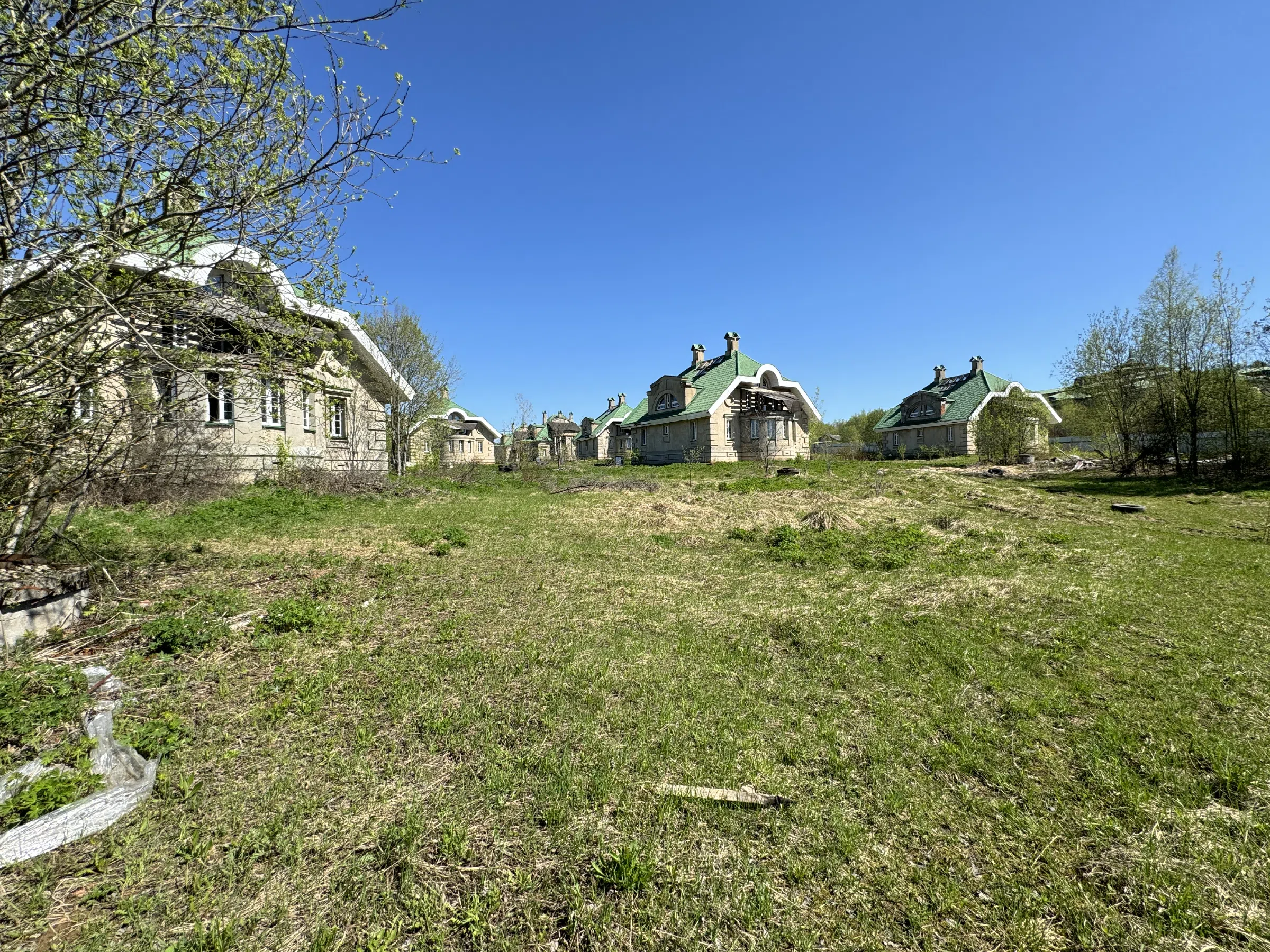 Ряд заброшенных домов, фото 10