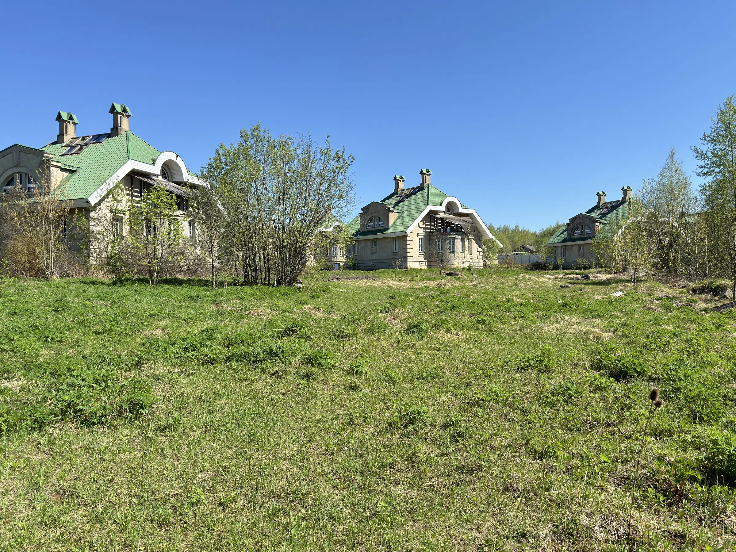 Ряд заброшенных домов, фото 13