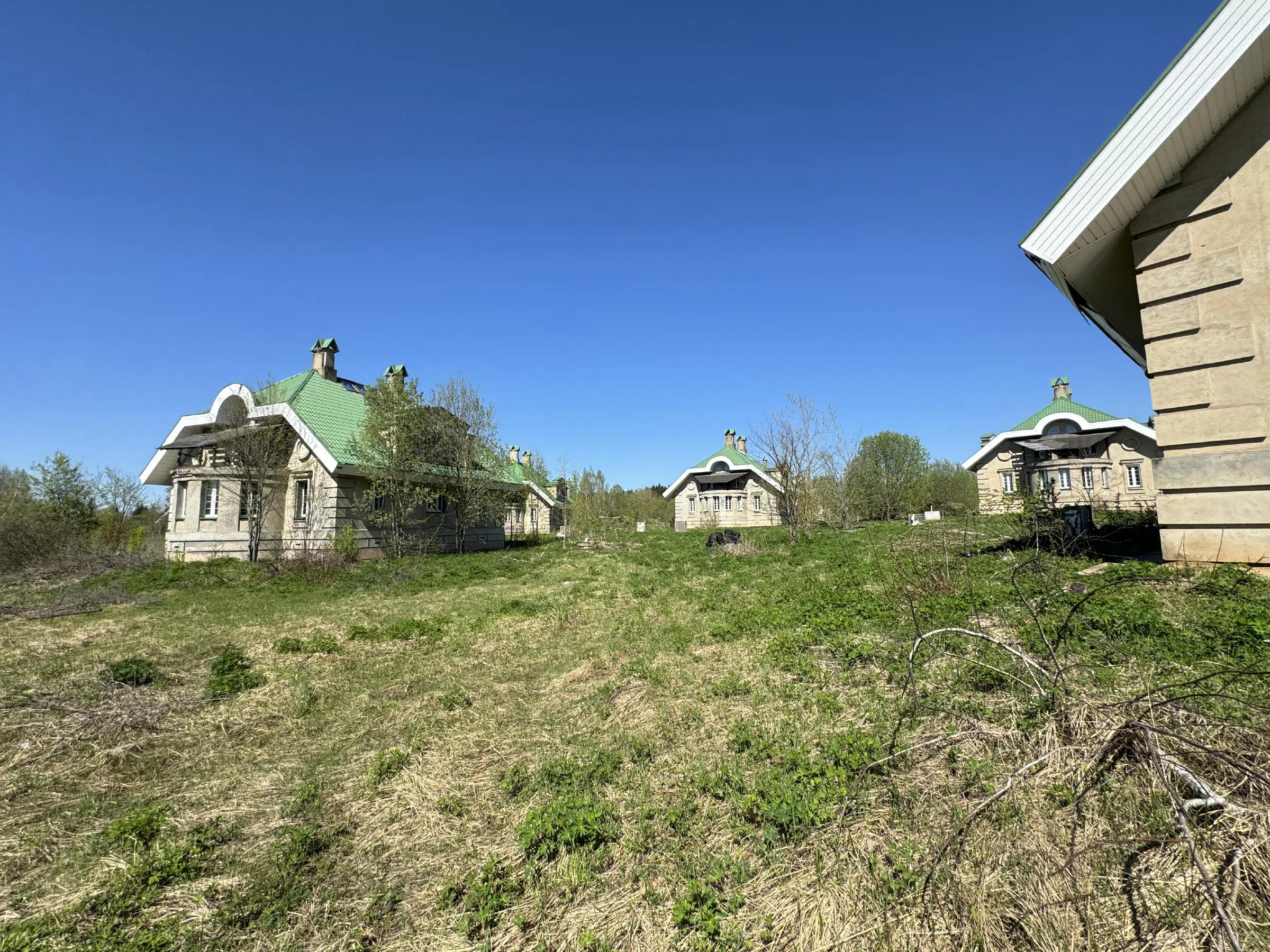 Ряд заброшенных домов, фото 6
