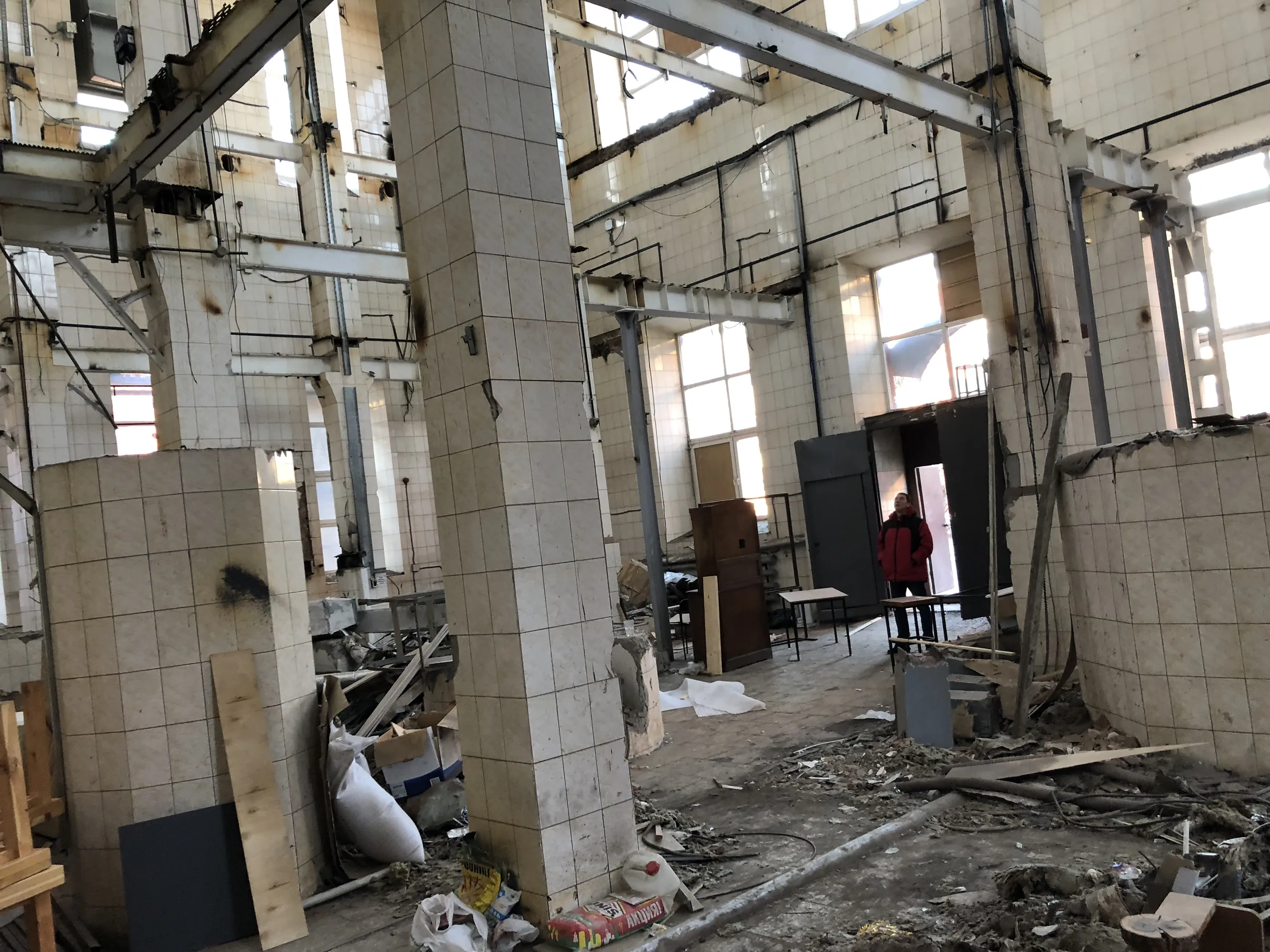 Заводской цех с рыцарями, фото 9