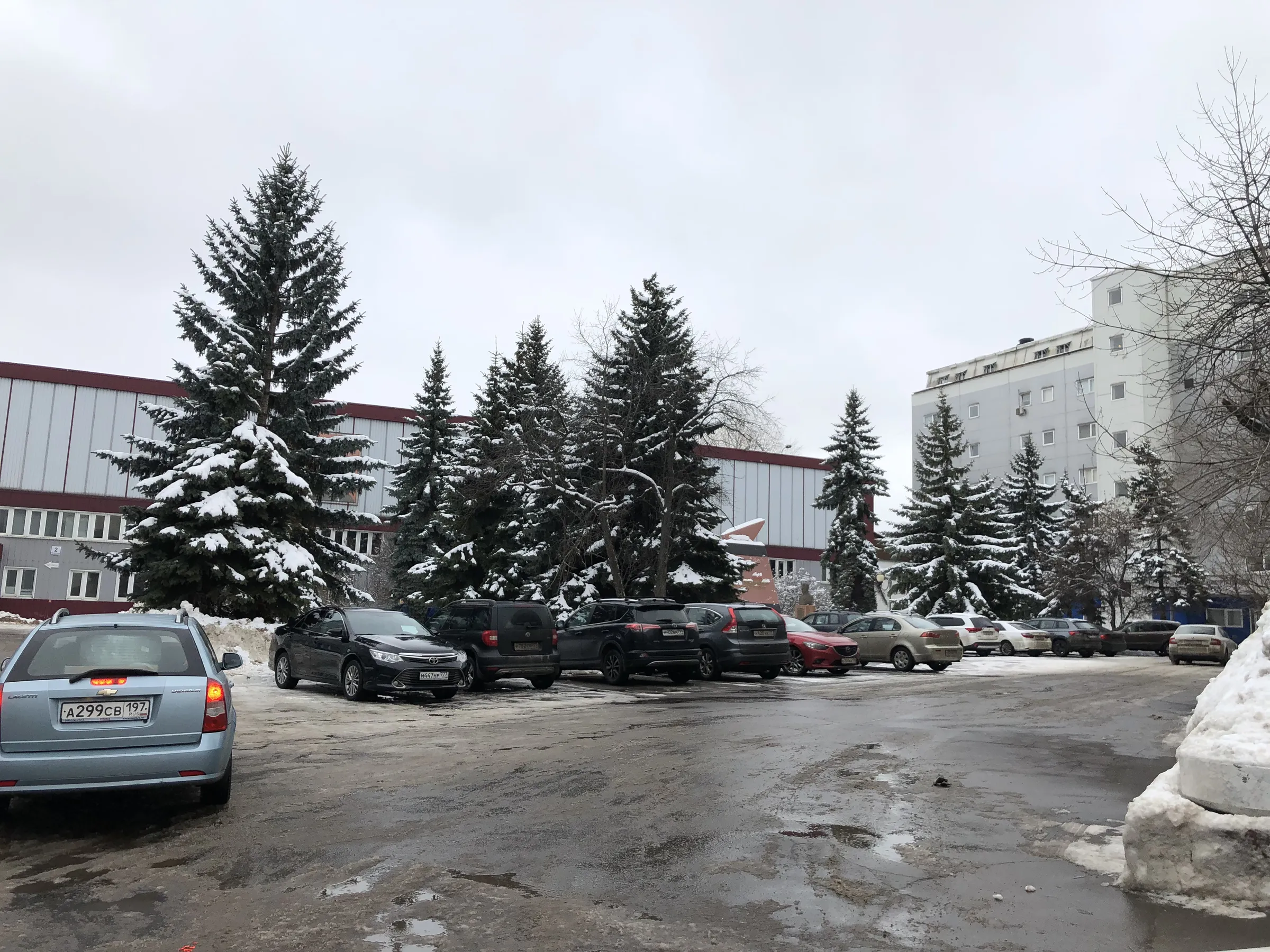 Заводской комплекс с аллеей, фото 4