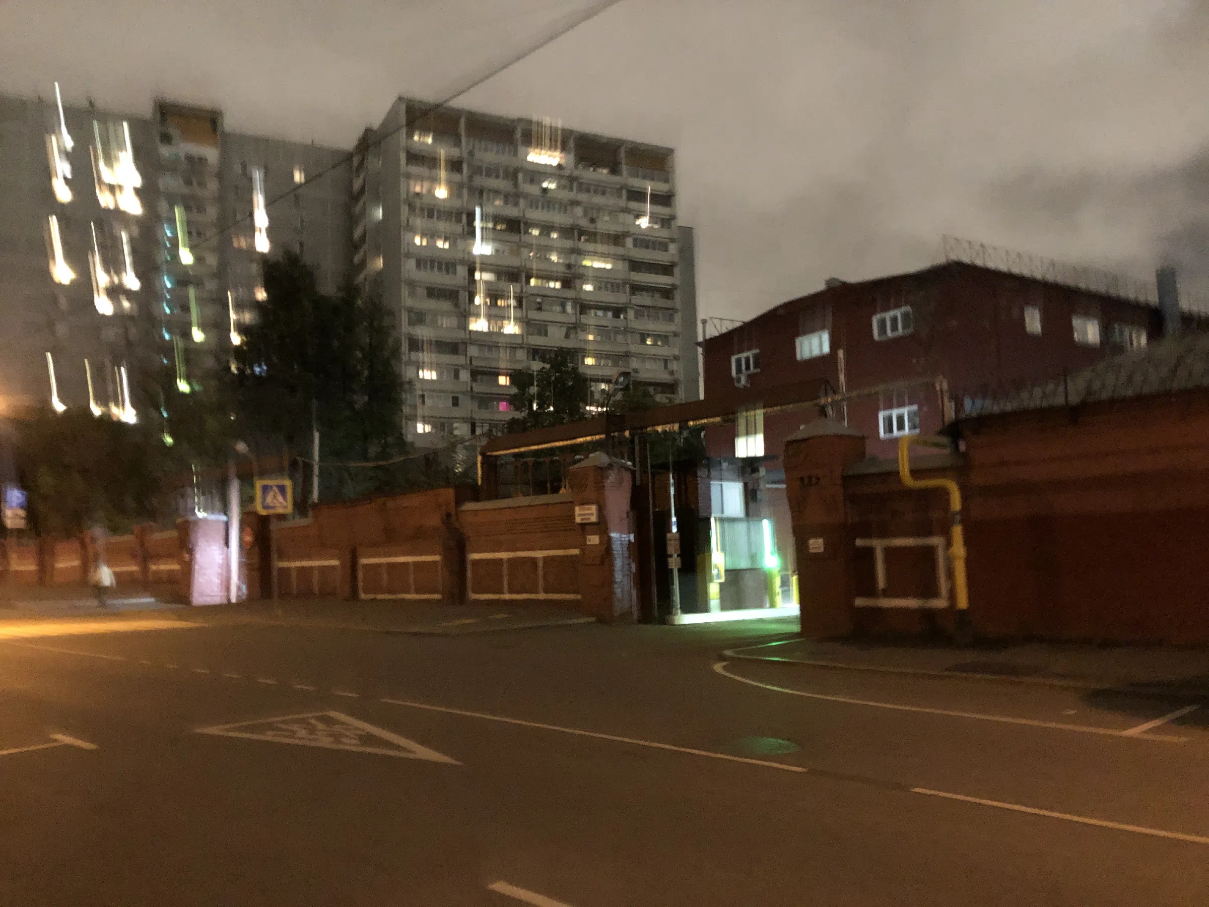 Заводская территория ночью, фото 3