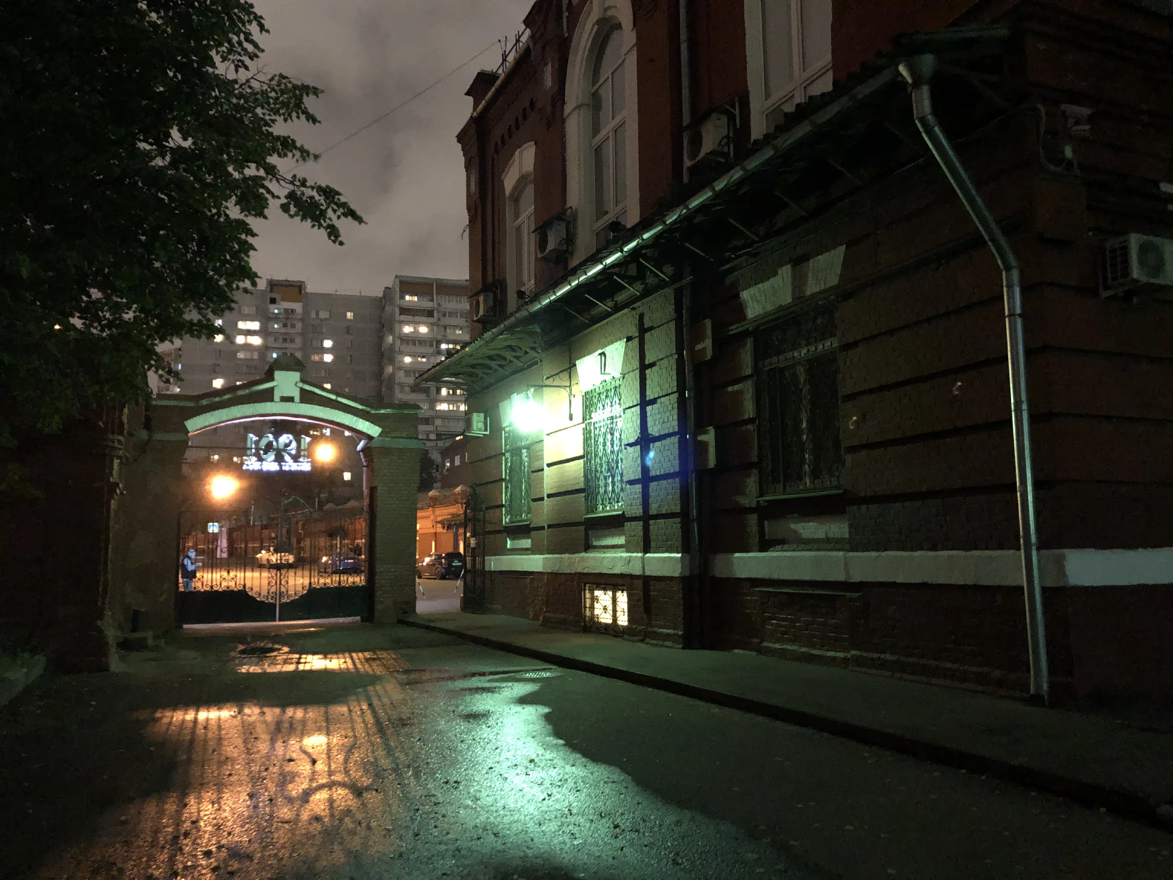 Заводская территория ночью, фото 13