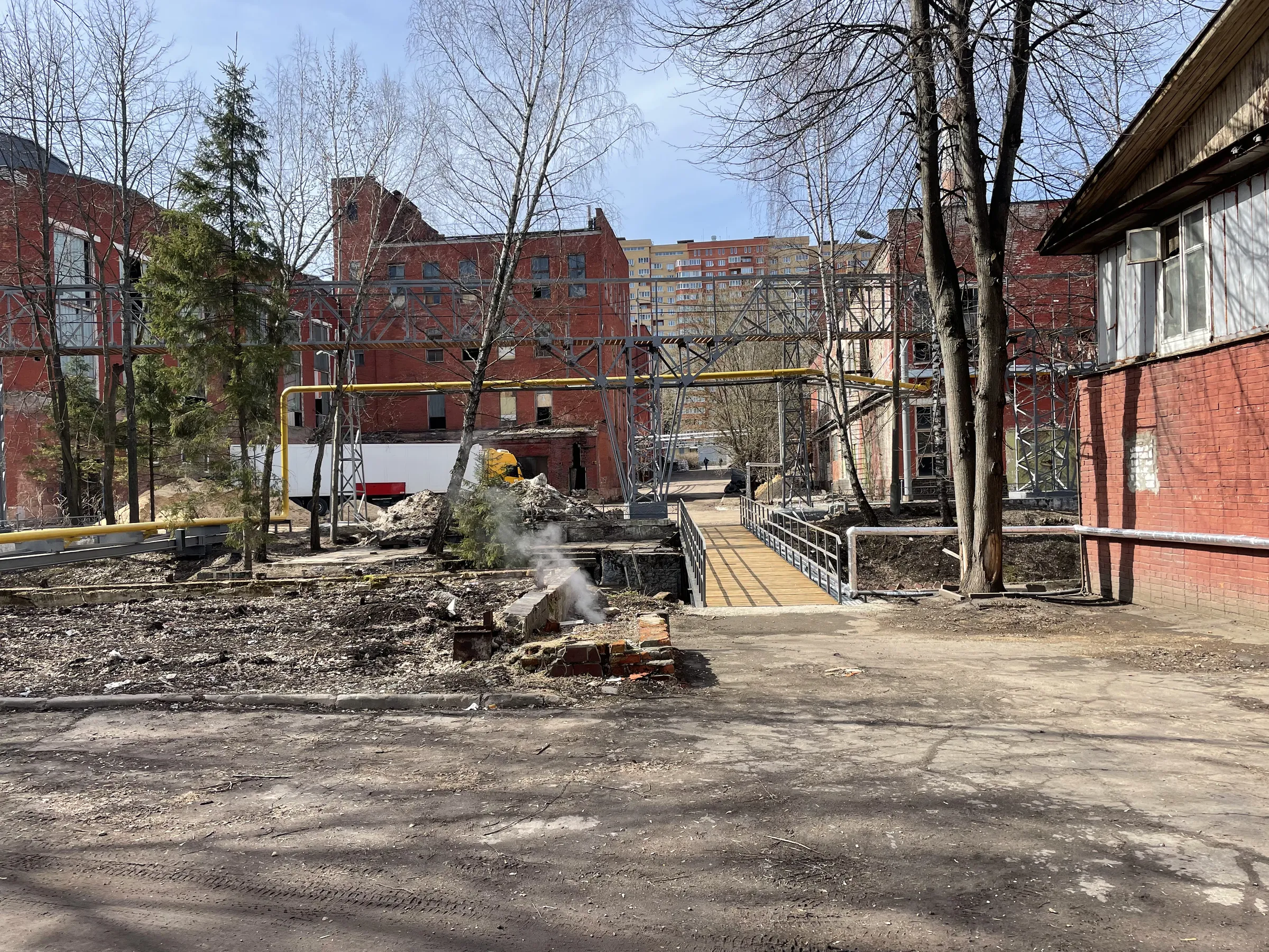 Старый завод с трубой, фото 22