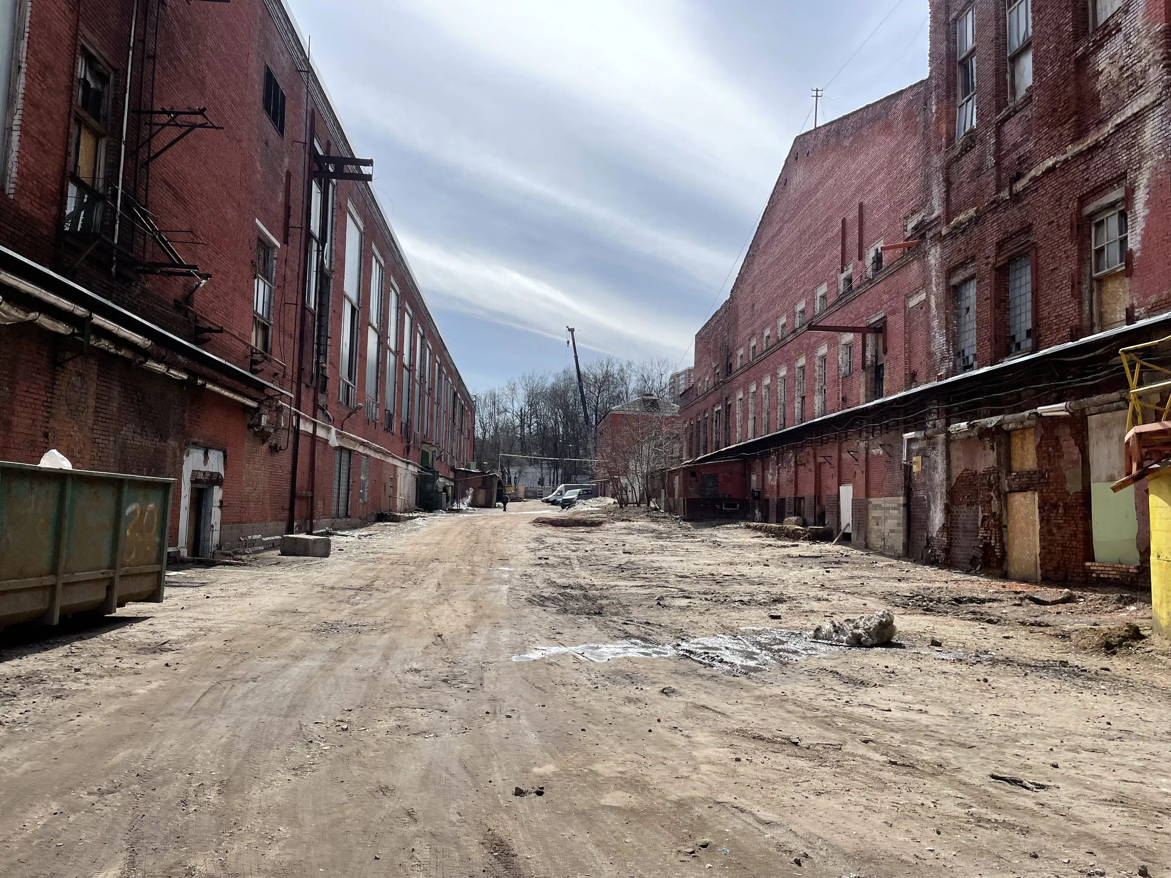 Старый завод с трубой, фото 8