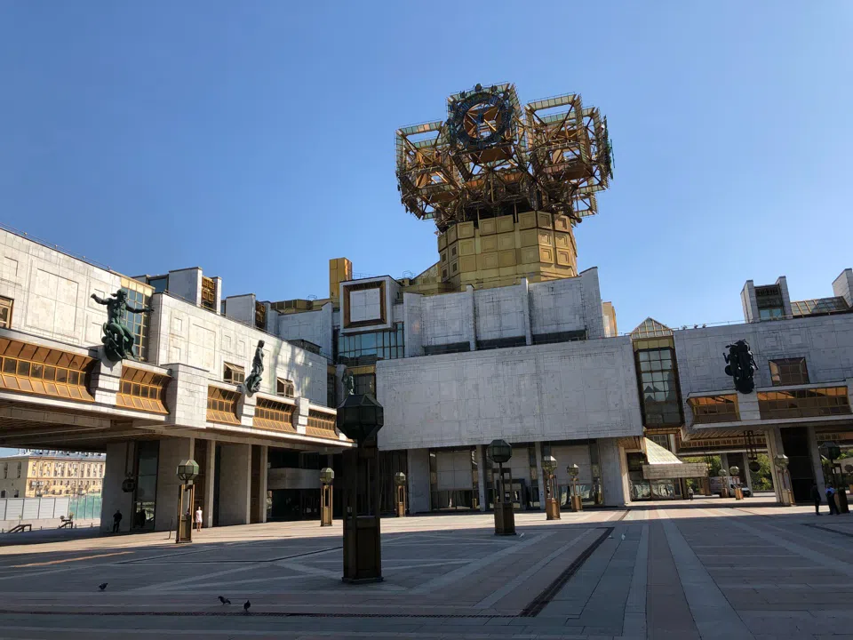 Здание в стиле советского модернизма, фото 12