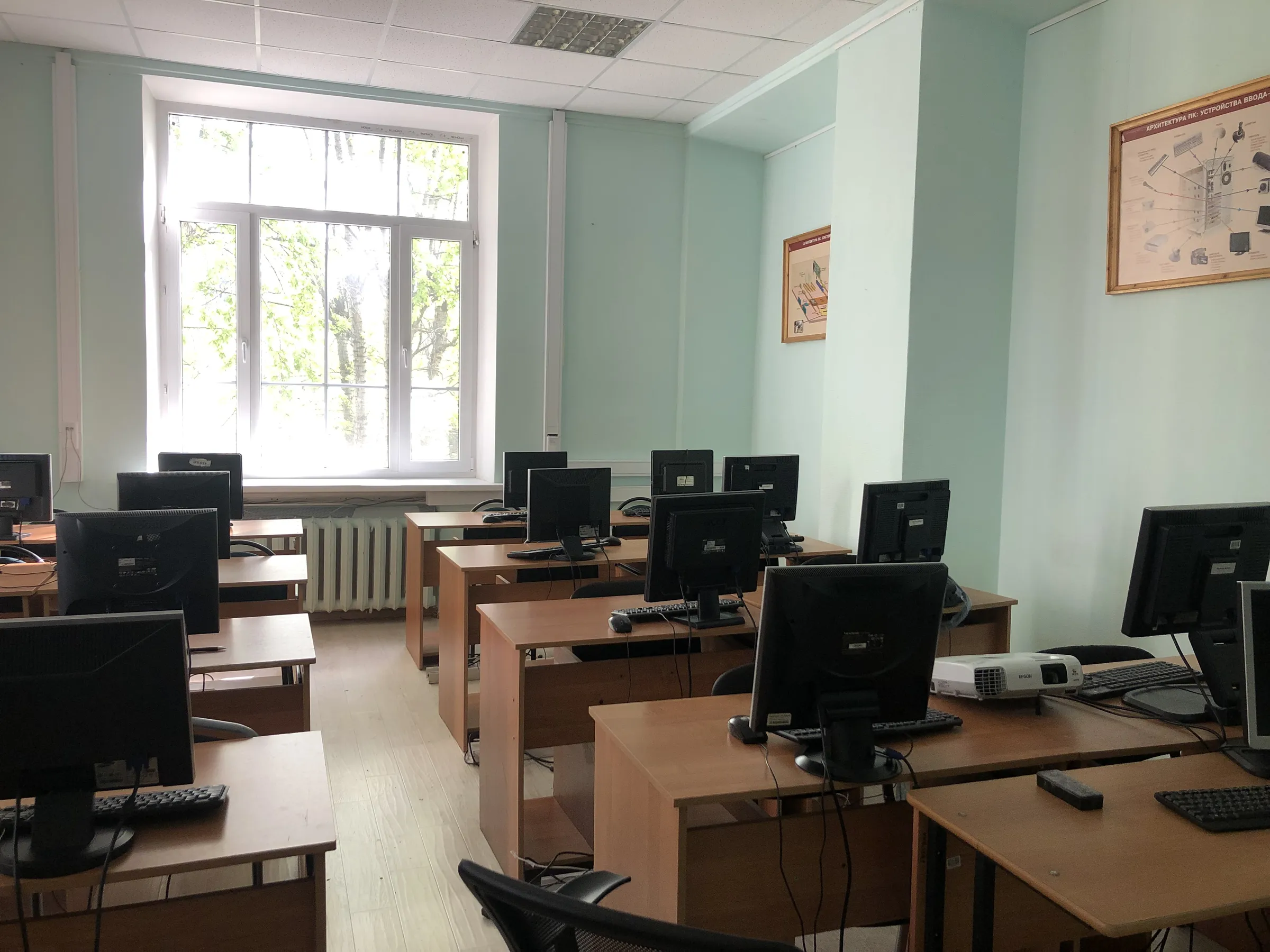 Университет с аллеей, фото 18