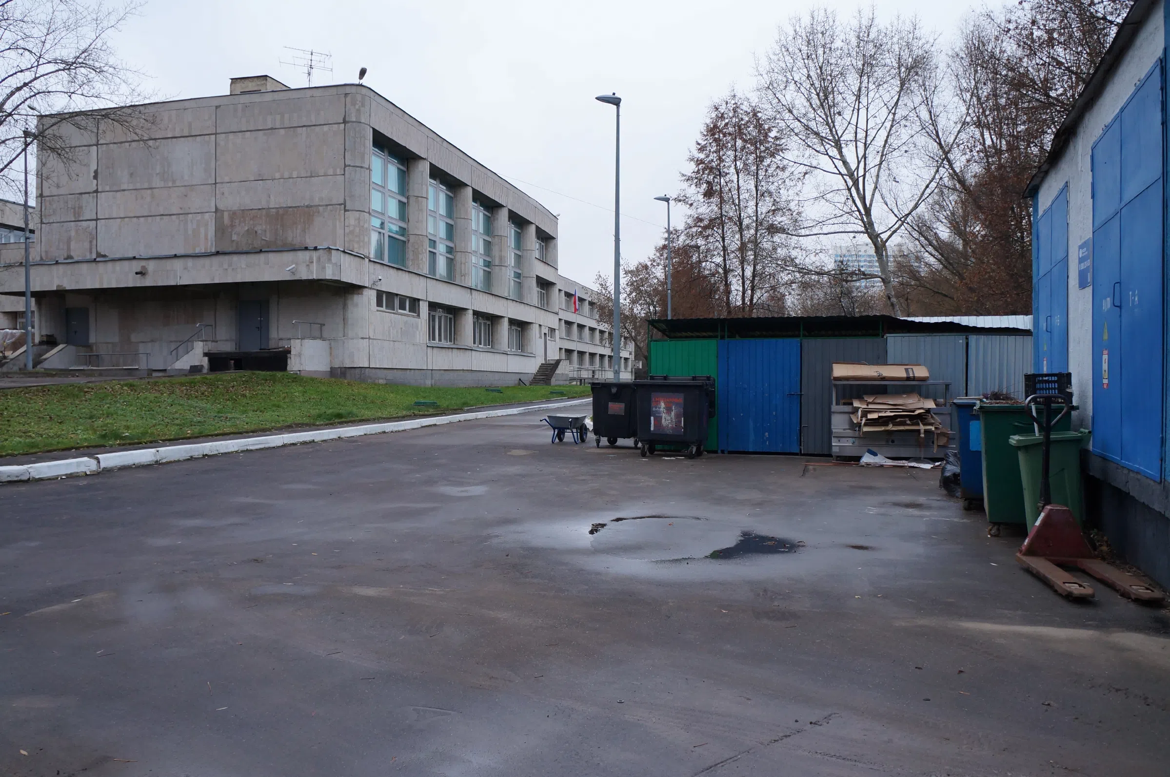 Офисное здание в советском стиле, фото 7