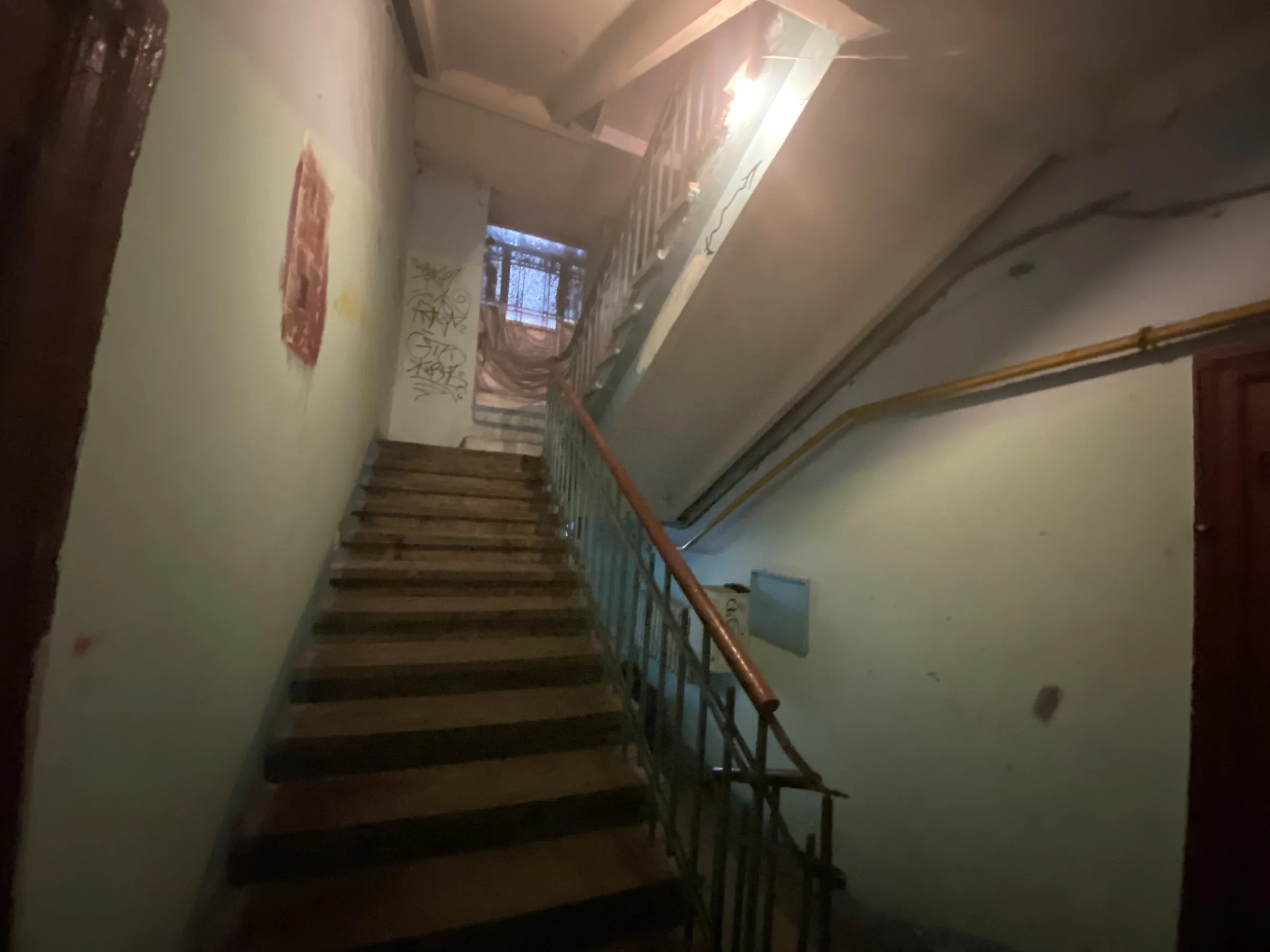 Сталинка с обветшалым двором, фото 11