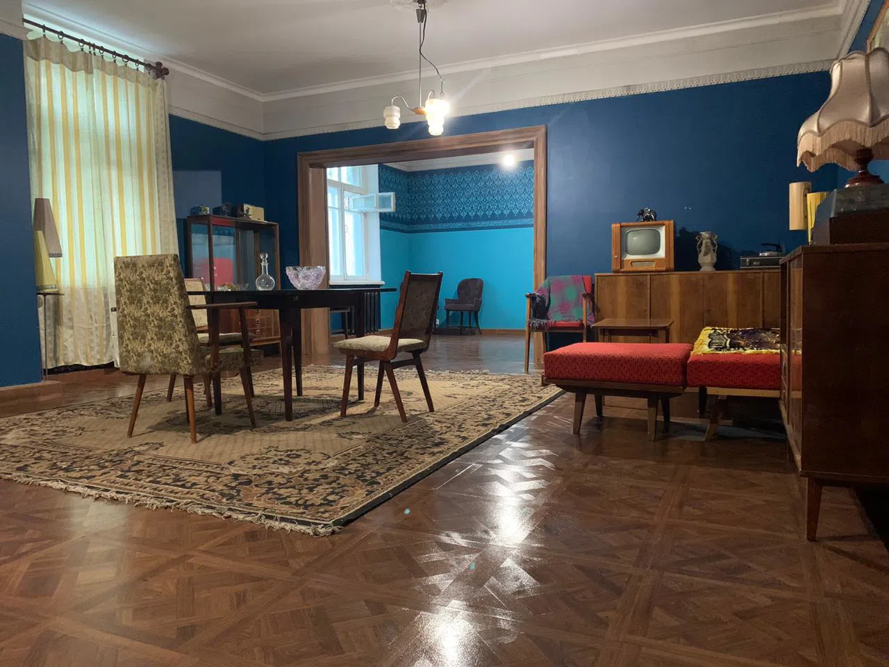 Сталинка с ретро мебелью, фото 17
