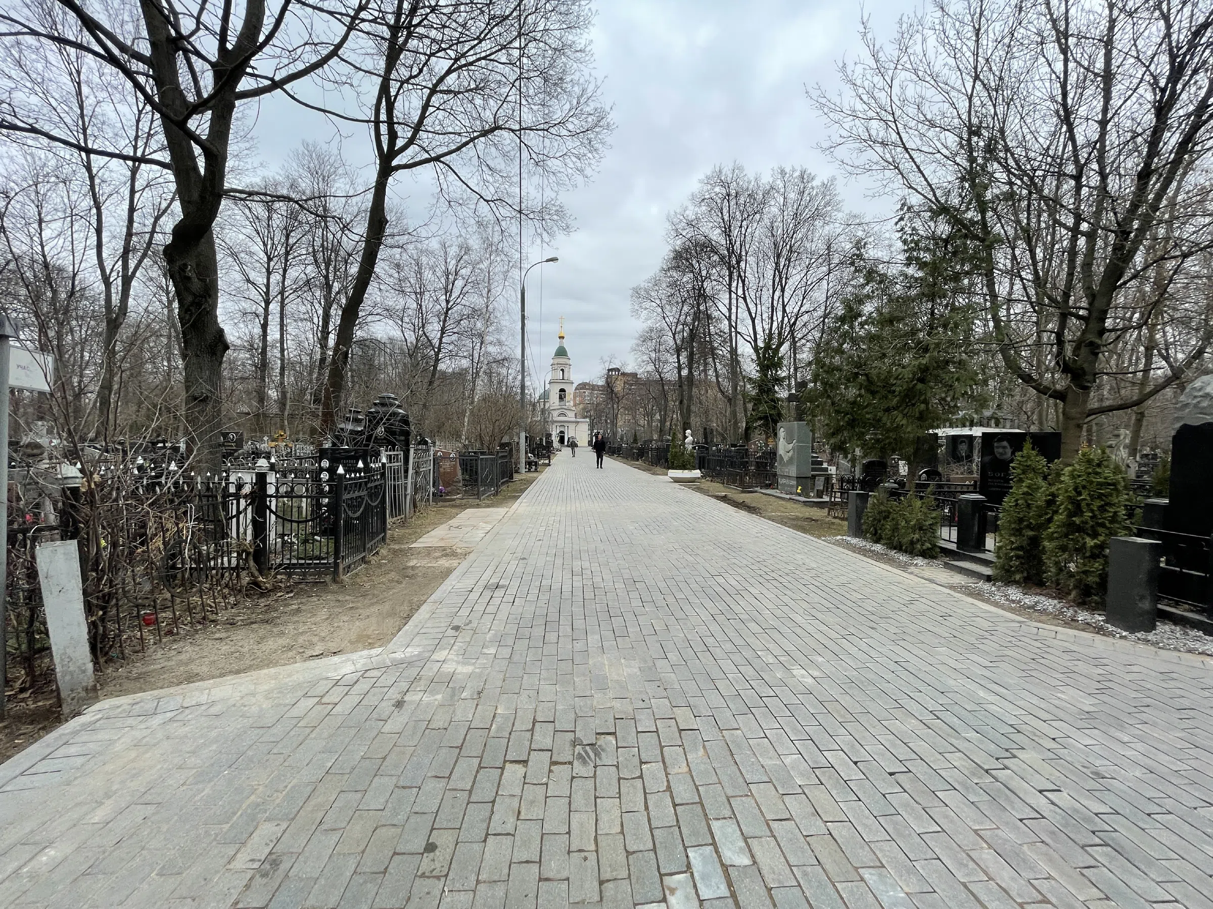Старое кладбище с храмом, фото 13